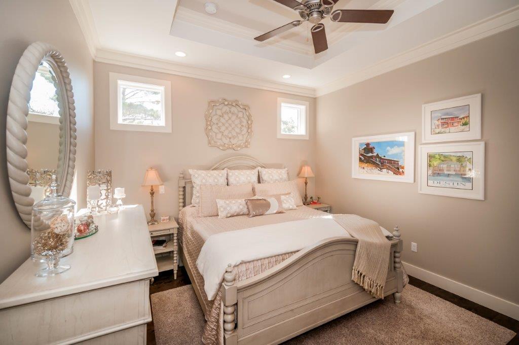 EMERALD WATERS VILLAGE - Residential