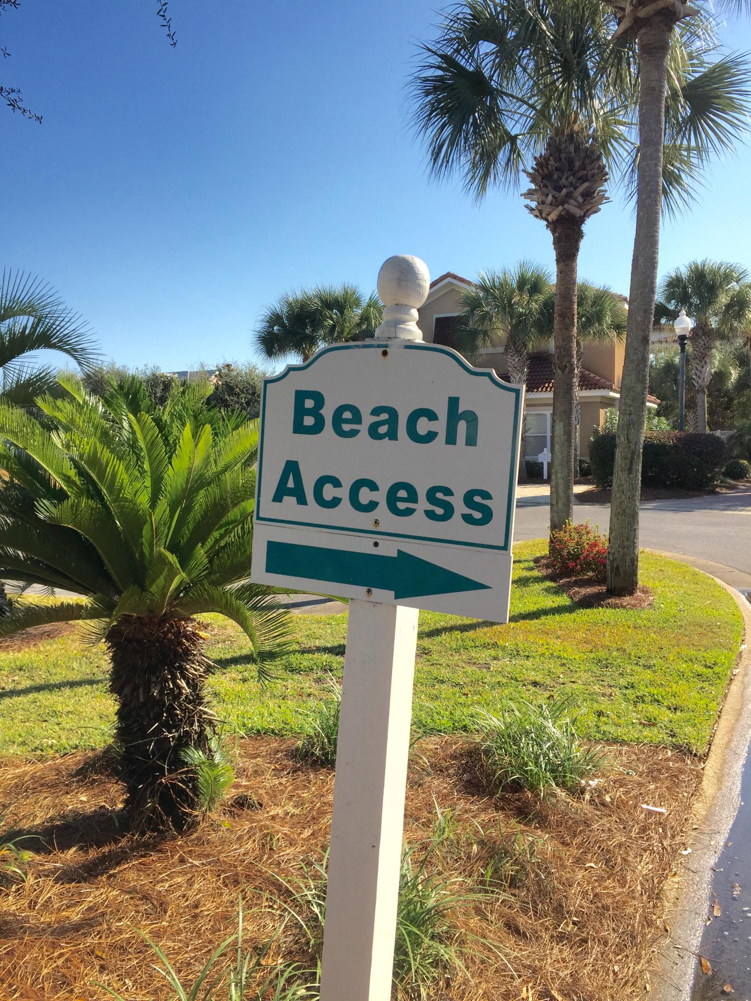 EMERALD WATERS VILLAGE - Residential