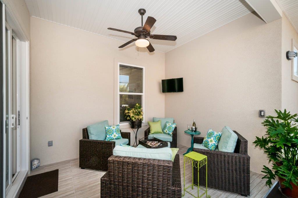 EMERALD WATERS VILLAGE - Residential