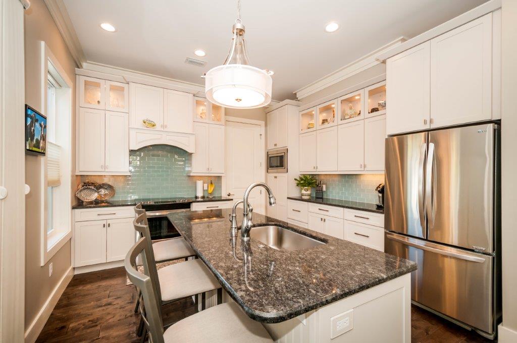 EMERALD WATERS VILLAGE - Residential