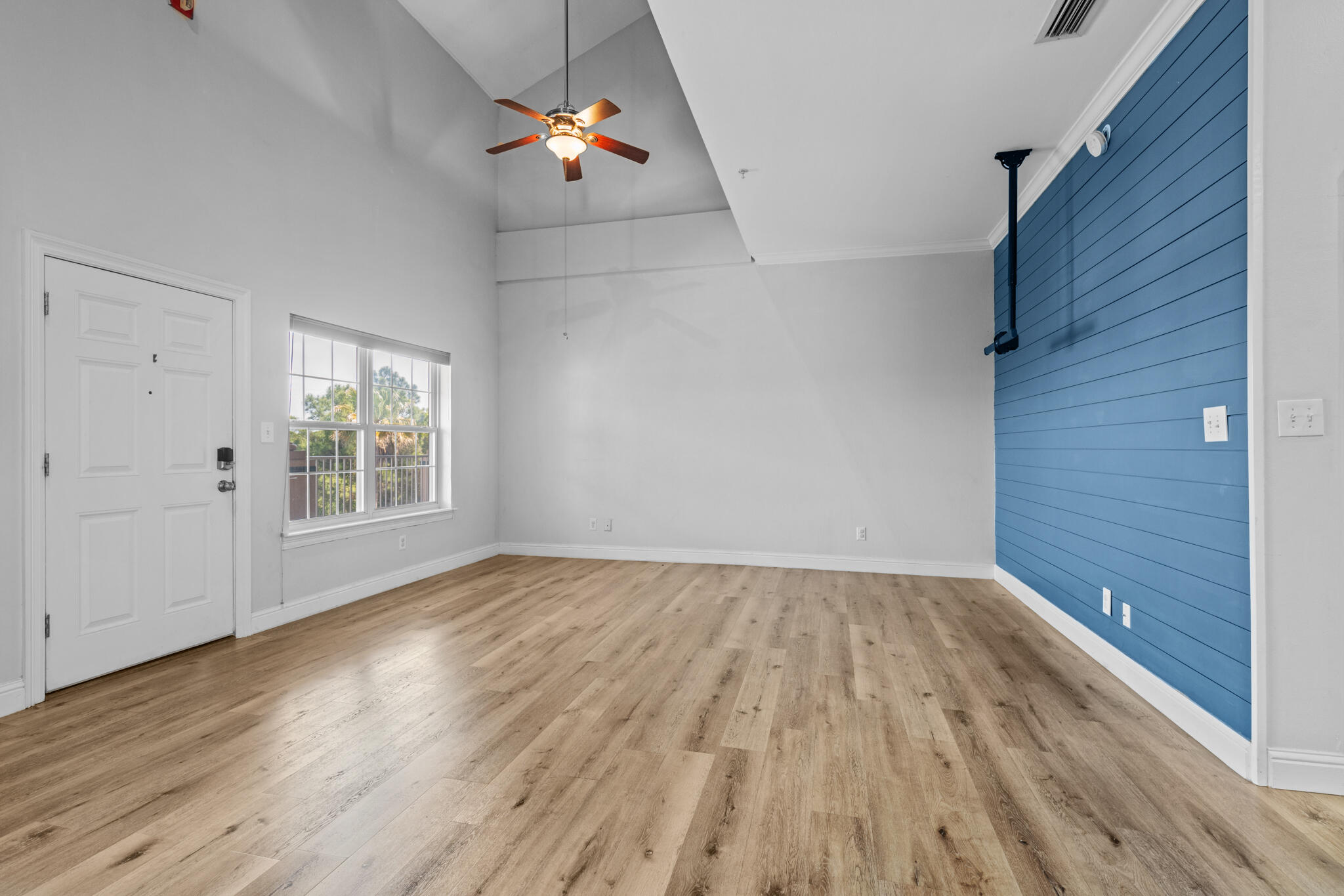 4507 Furling Lane 302