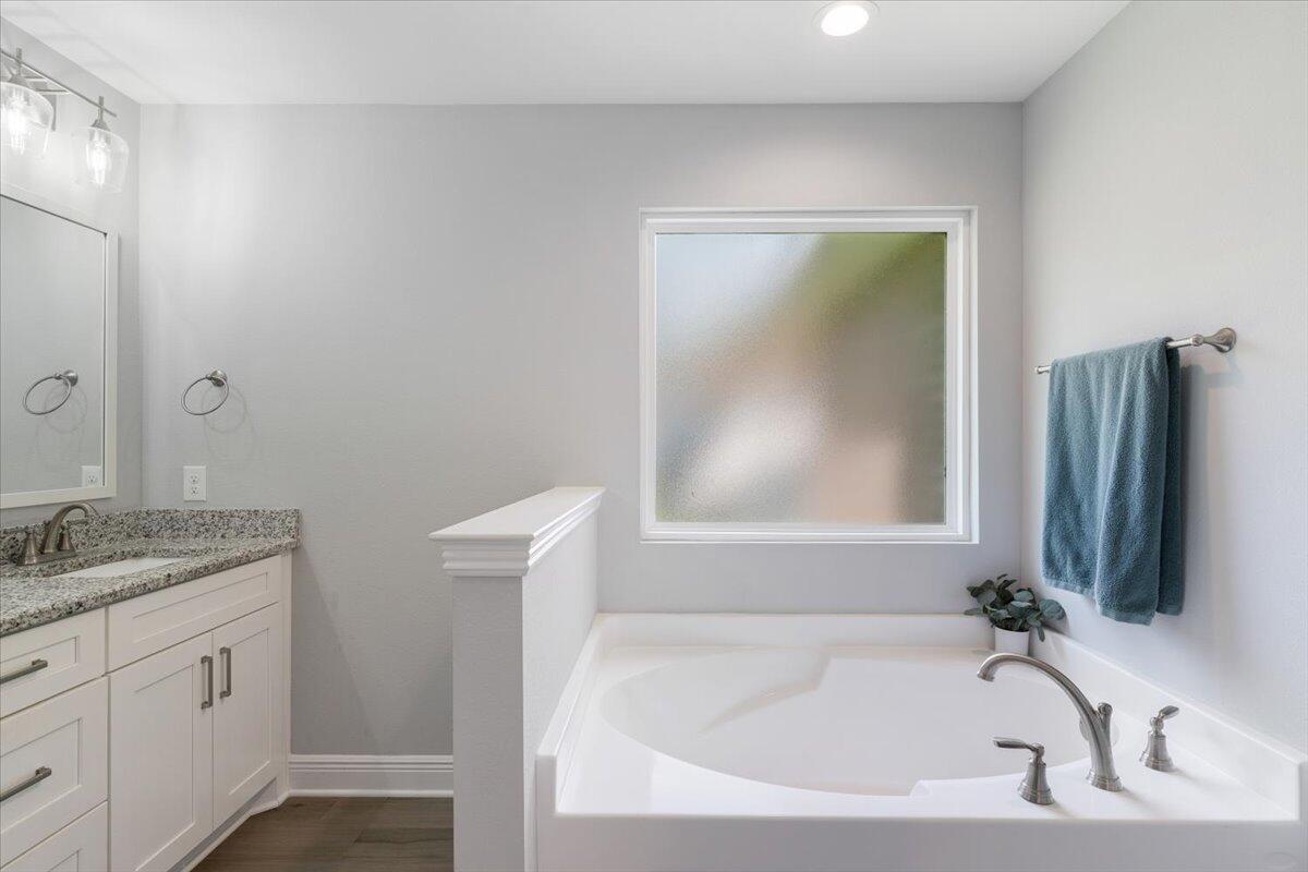 HOLLEY BY THE SEA - Residential
