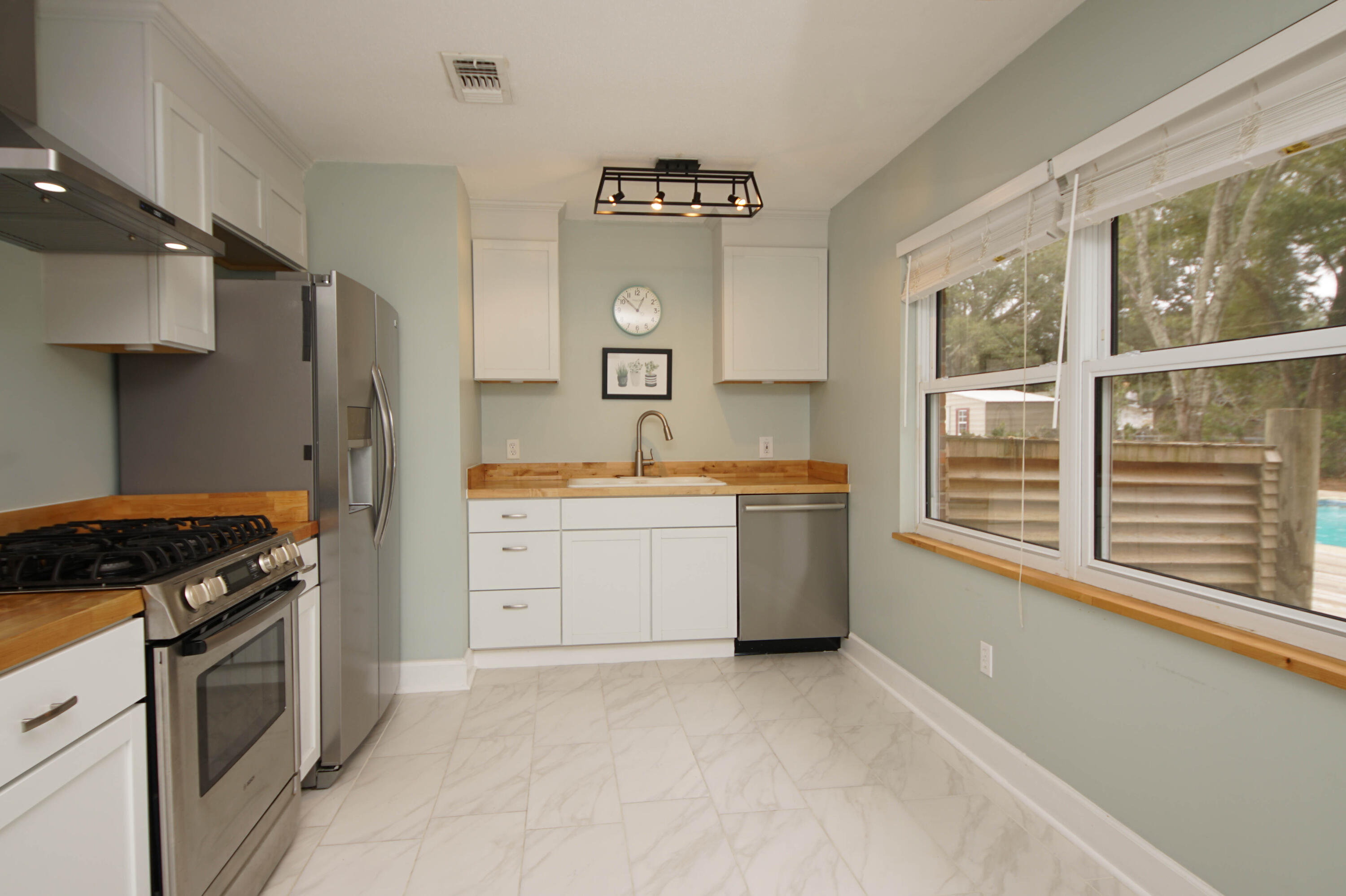 CAROL ANNE MANOR - Residential Lease