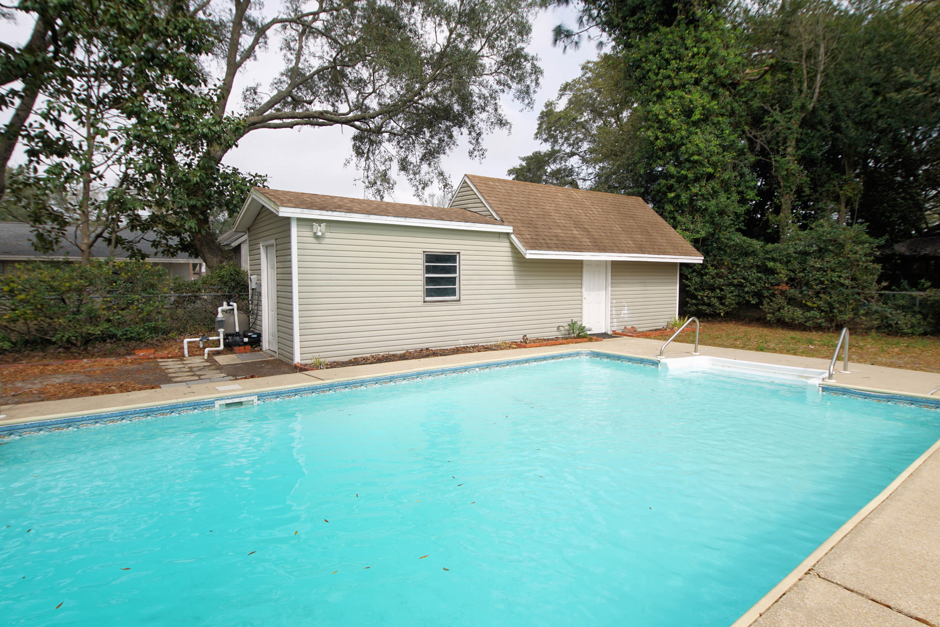 CAROL ANNE MANOR - Residential Lease