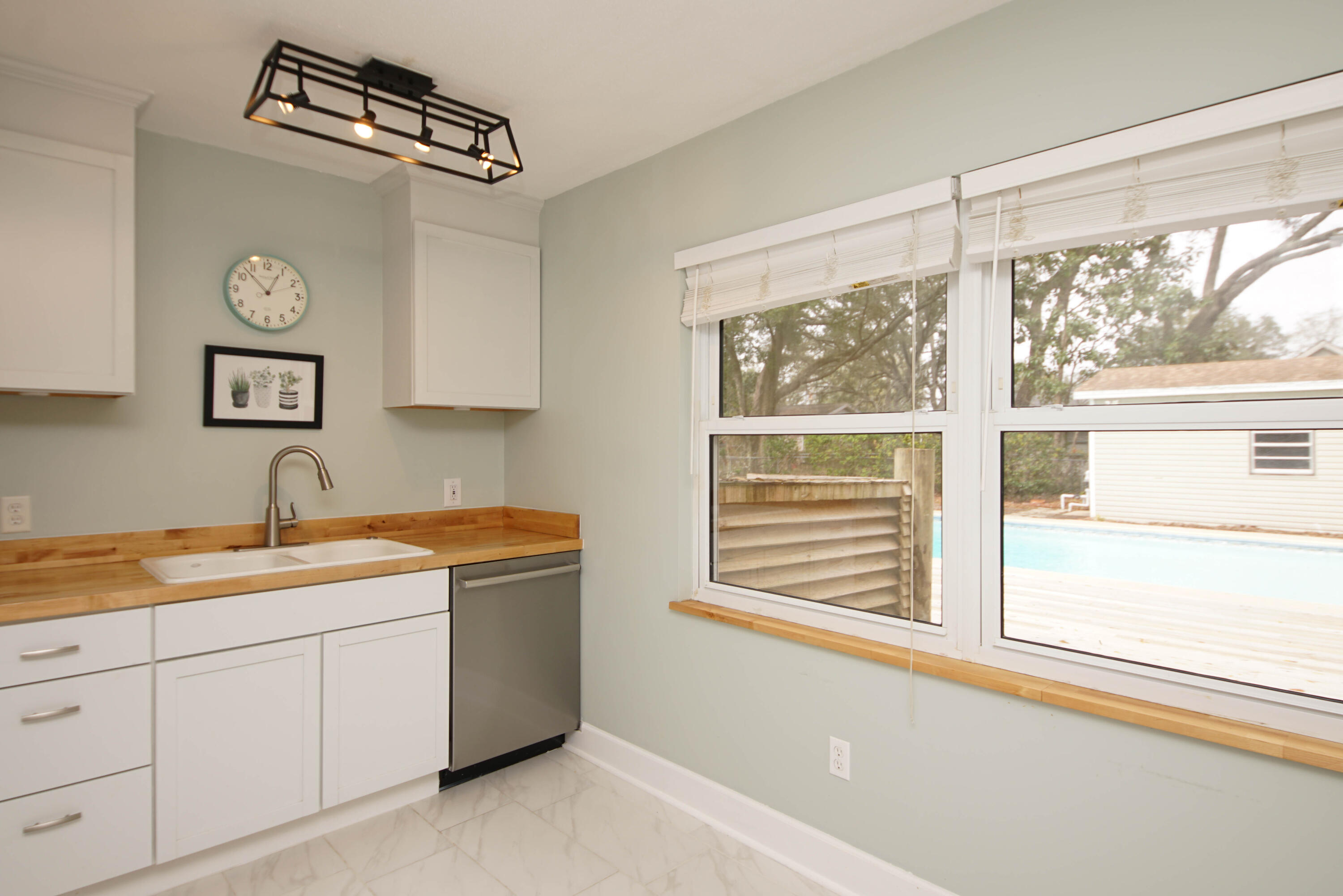 CAROL ANNE MANOR - Residential Lease