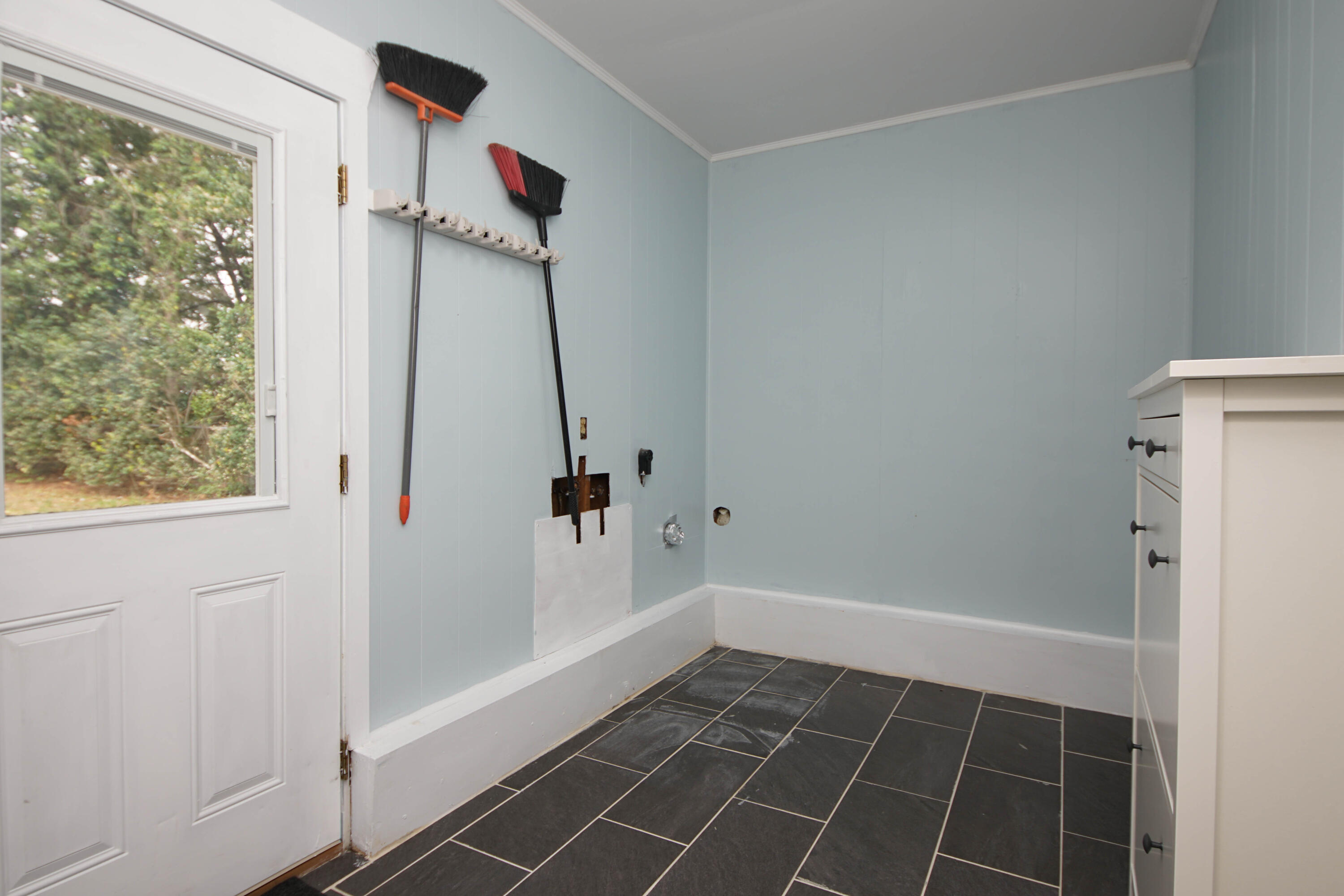 CAROL ANNE MANOR - Residential Lease