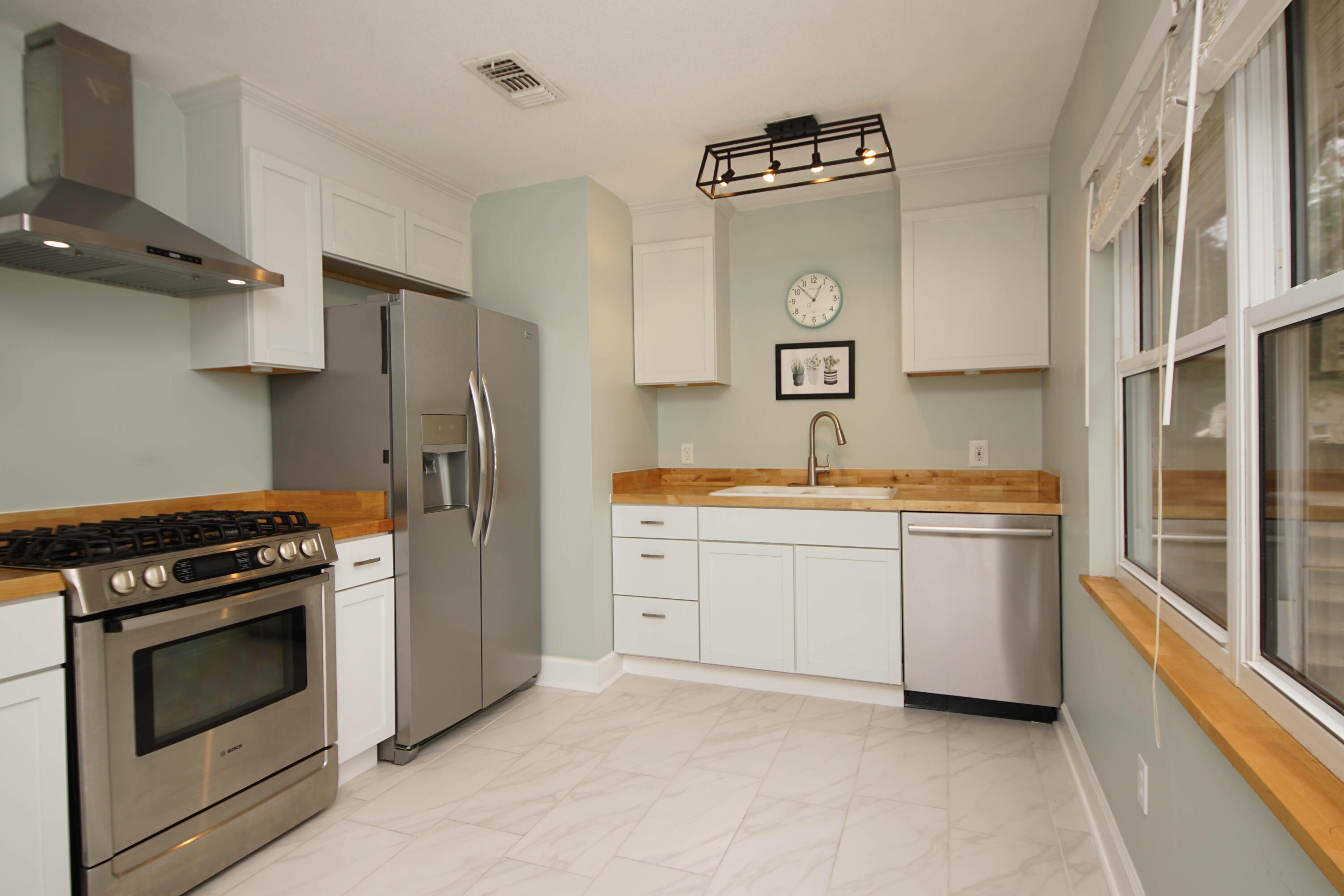 CAROL ANNE MANOR - Residential Lease