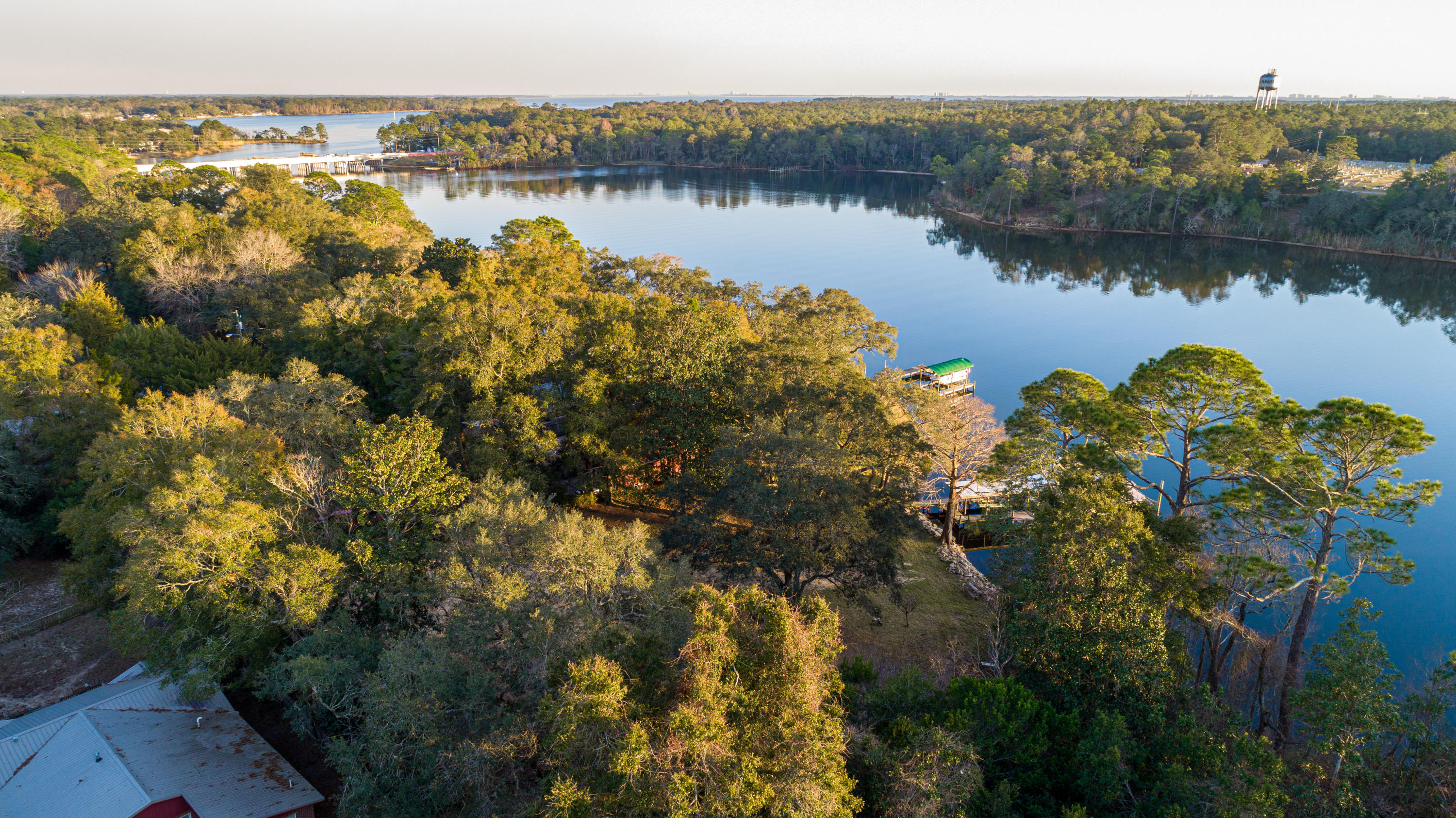 TOM'S BAYOU - Land