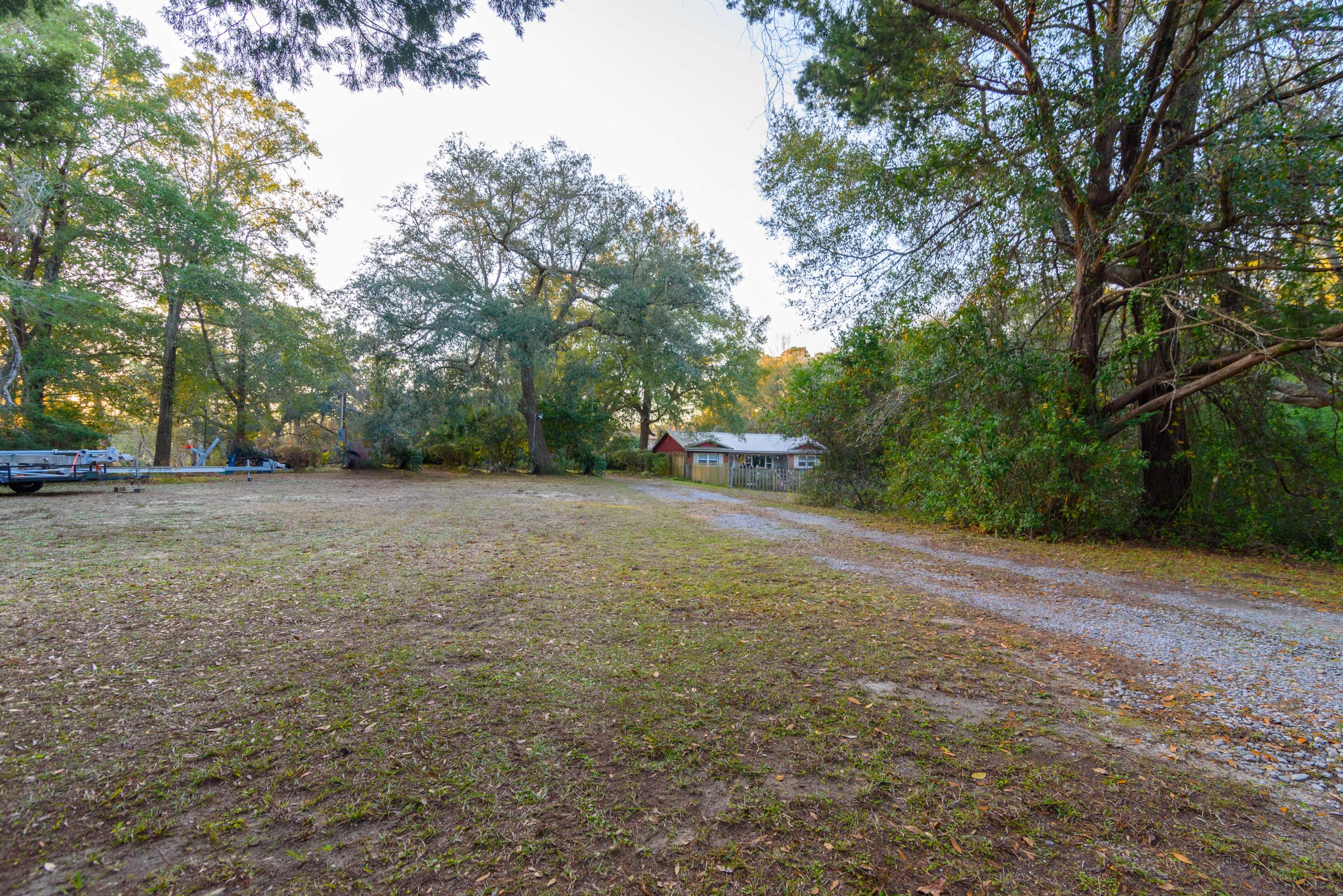 TOM'S BAYOU - Land