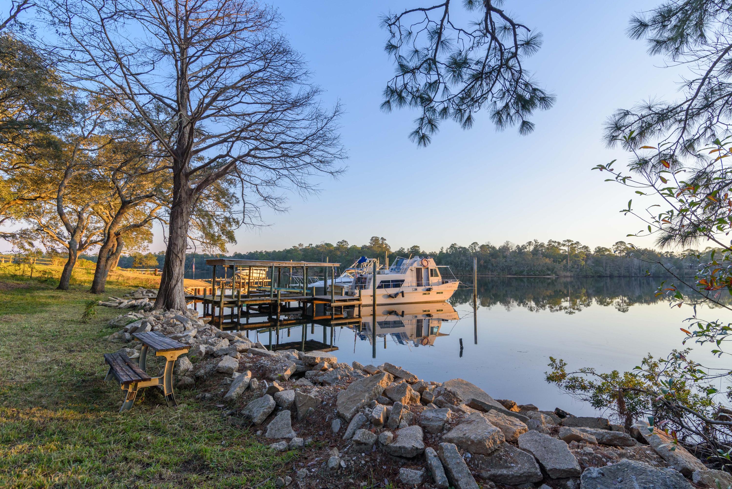 TOM'S BAYOU - Land