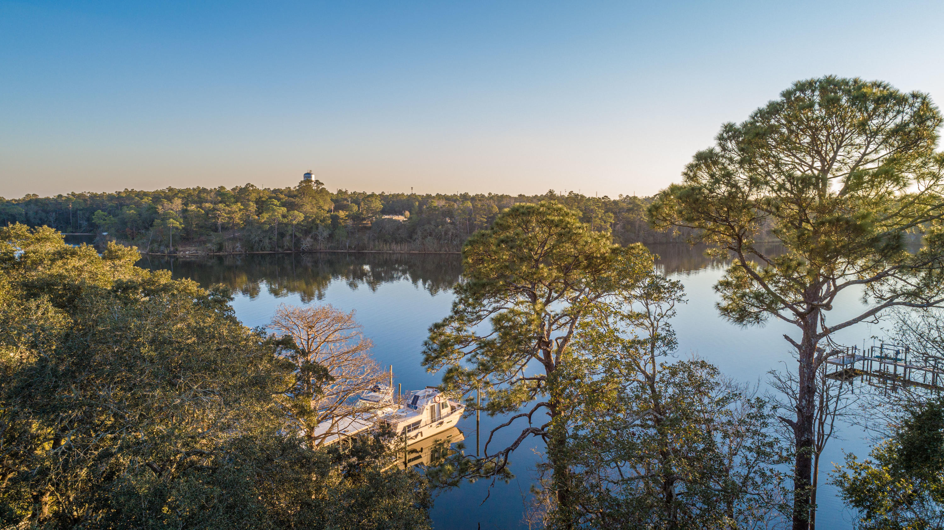 TOM'S BAYOU - Land