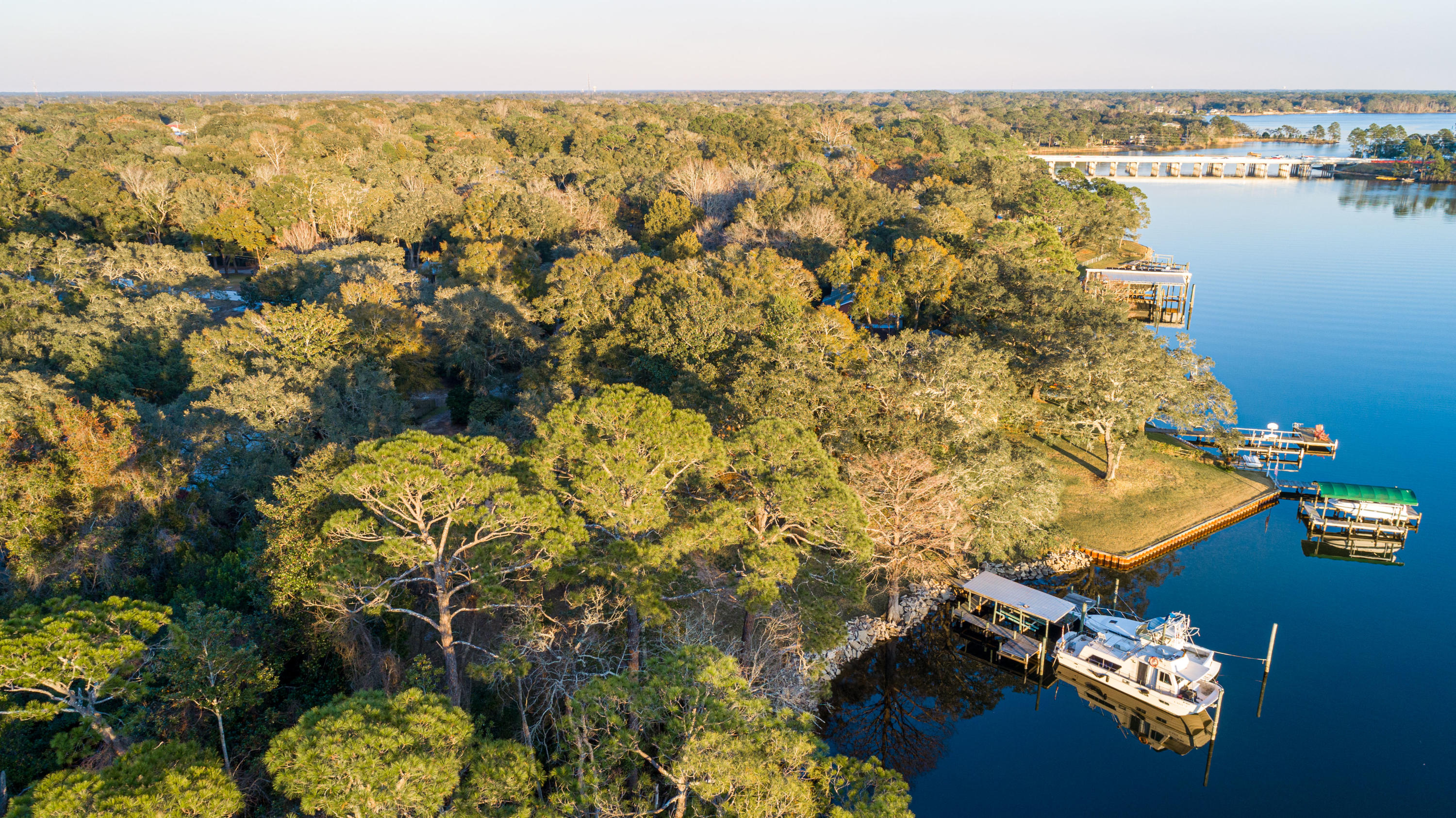 TOM'S BAYOU - Land