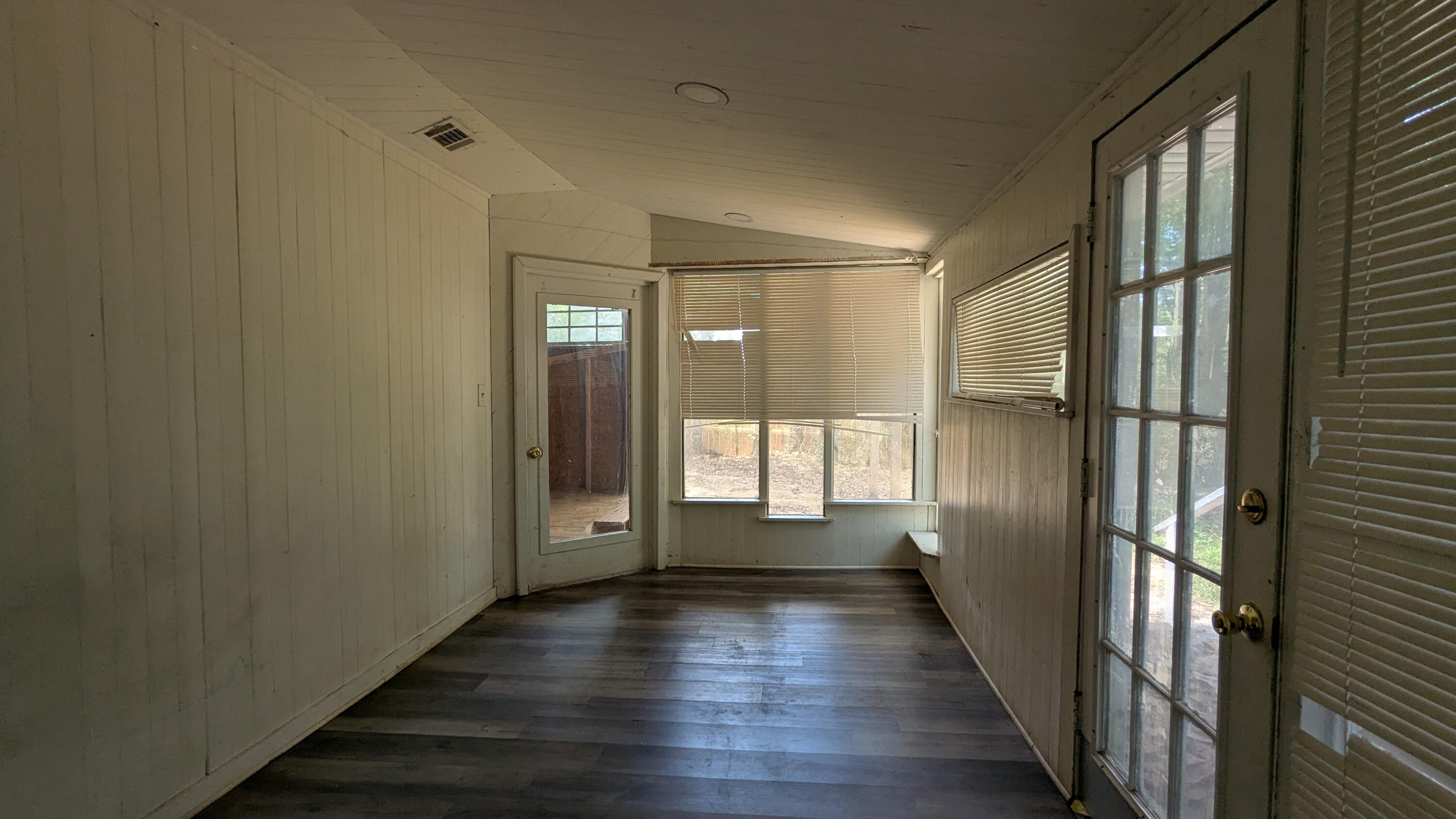 LEON HEIGHTS - Residential