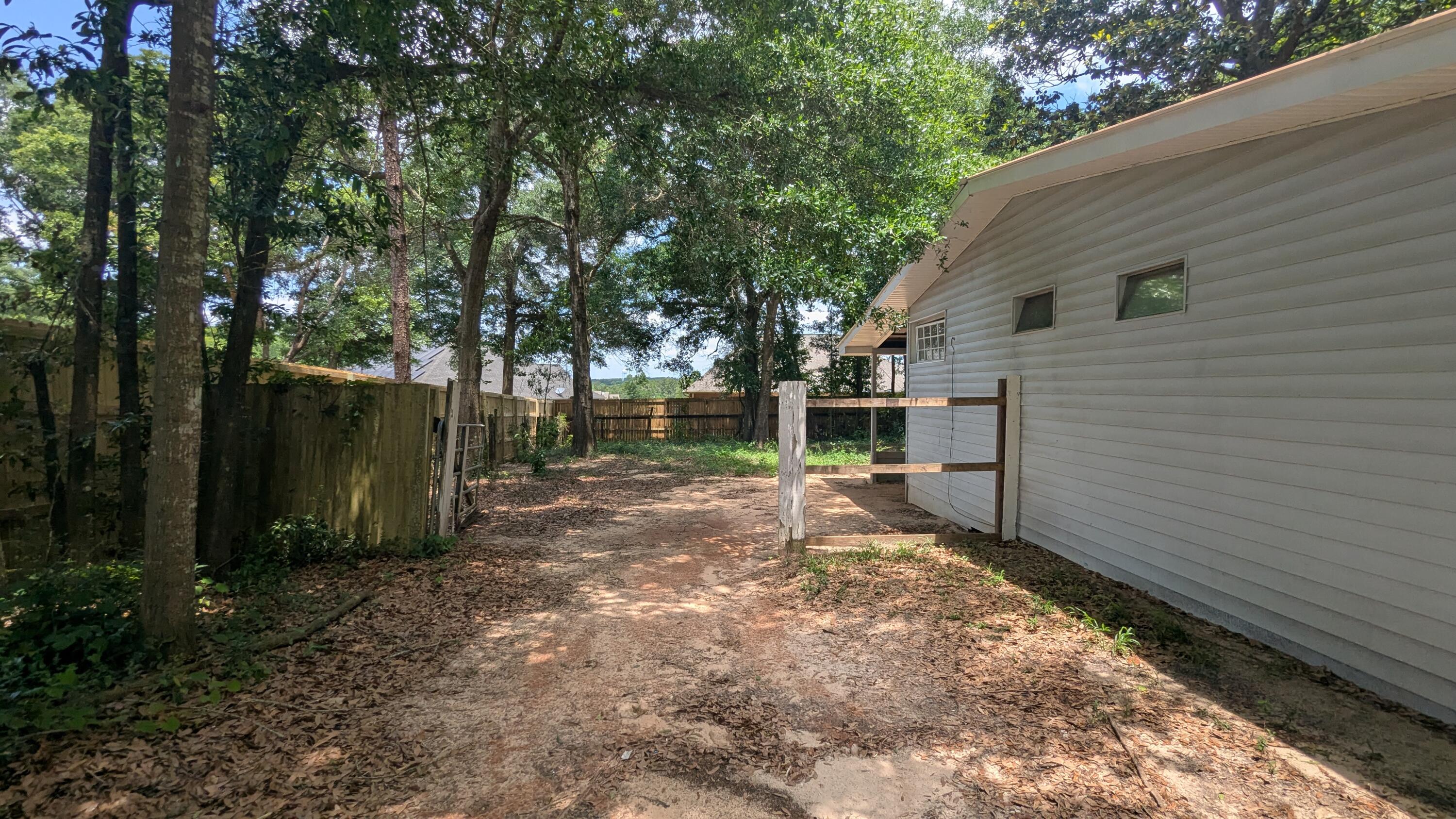 LEON HEIGHTS - Residential