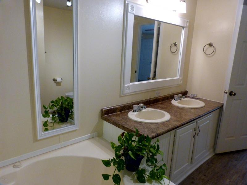 Bayou Pines - Residential