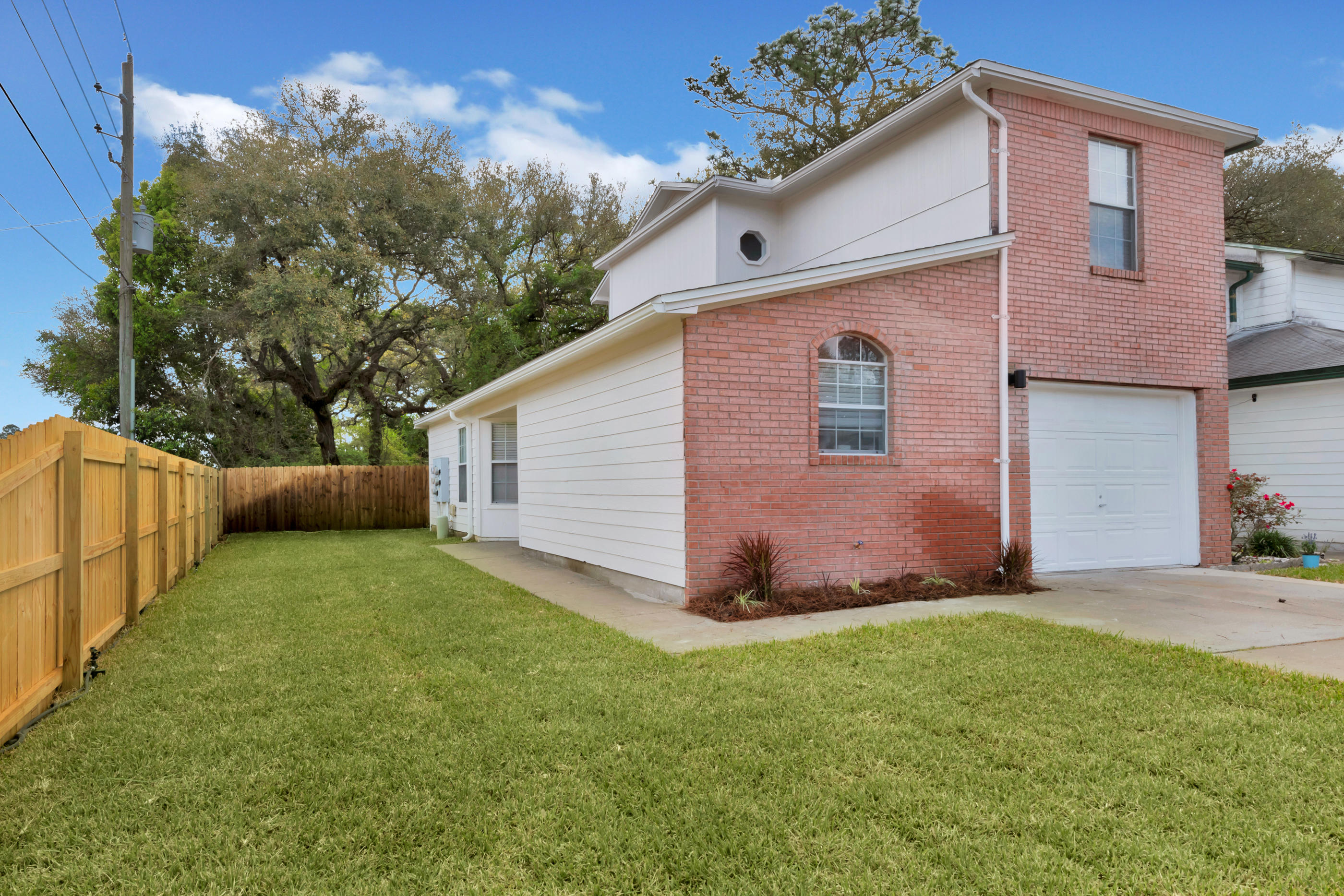 WILSON SQUARE T/H - Residential