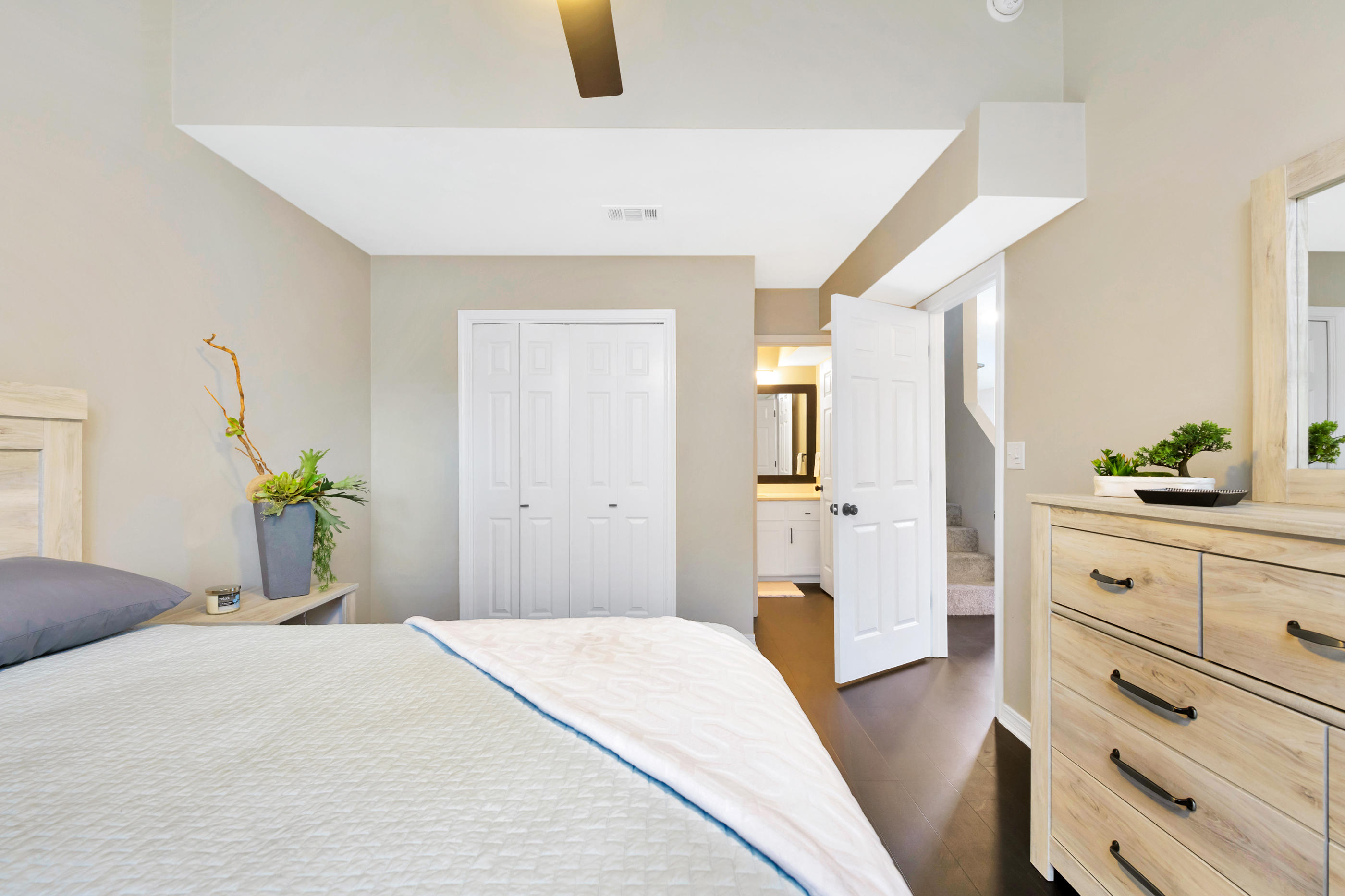 WILSON SQUARE T/H - Residential