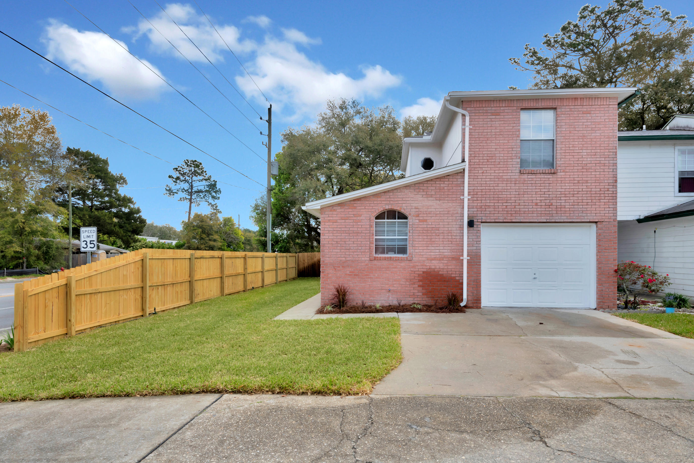 WILSON SQUARE T/H - Residential