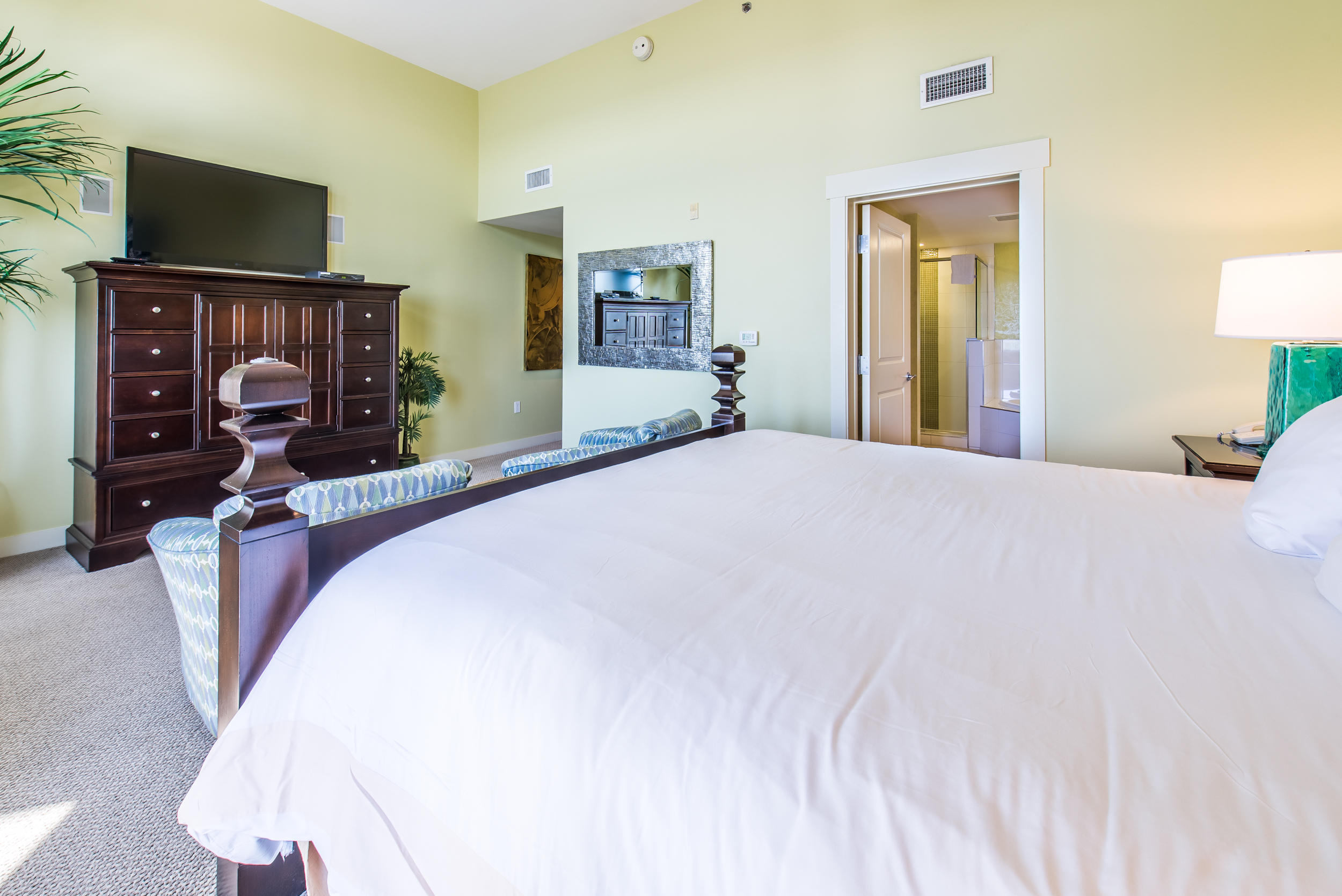 BAHIA CONDO - Residential