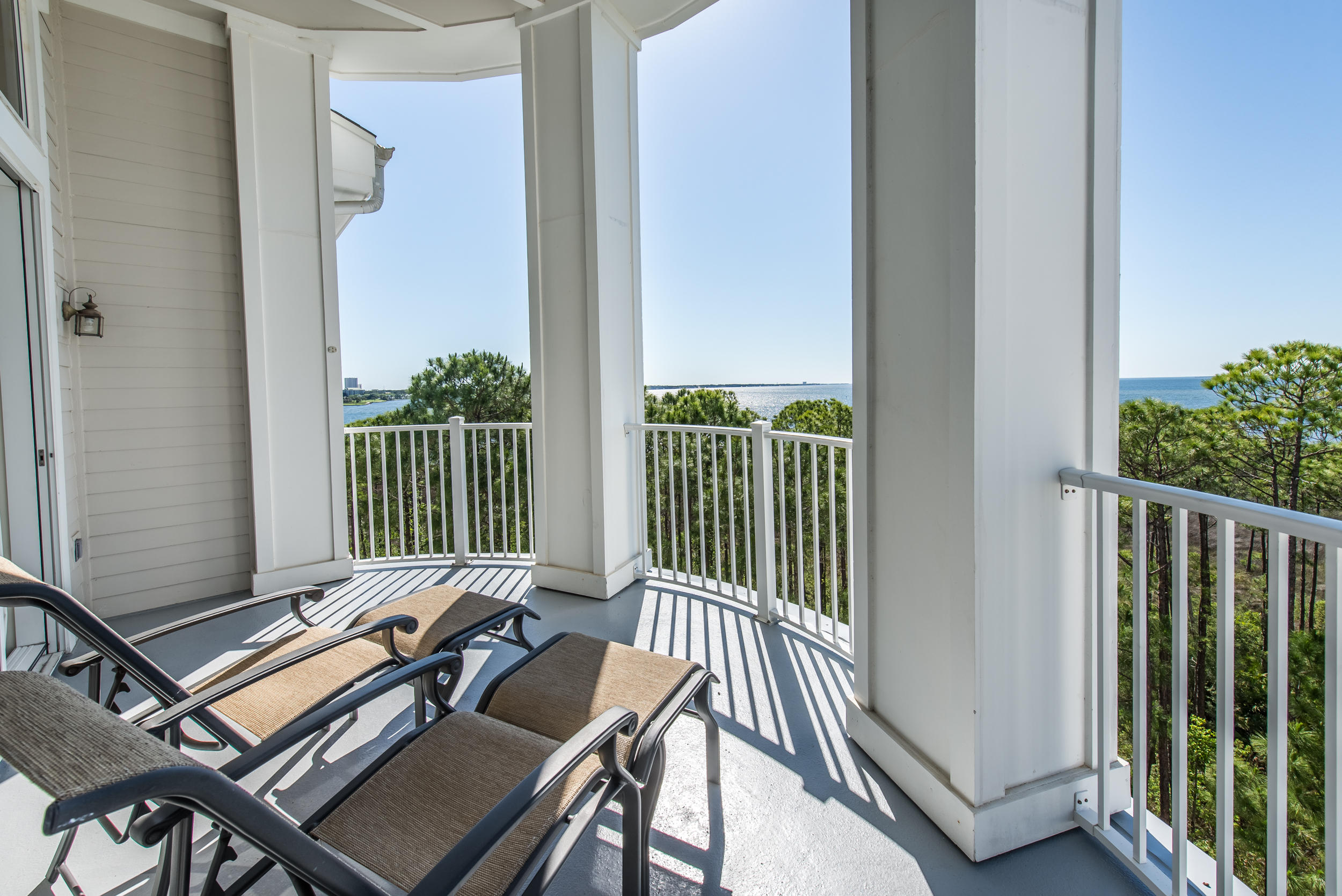 BAHIA CONDO - Residential