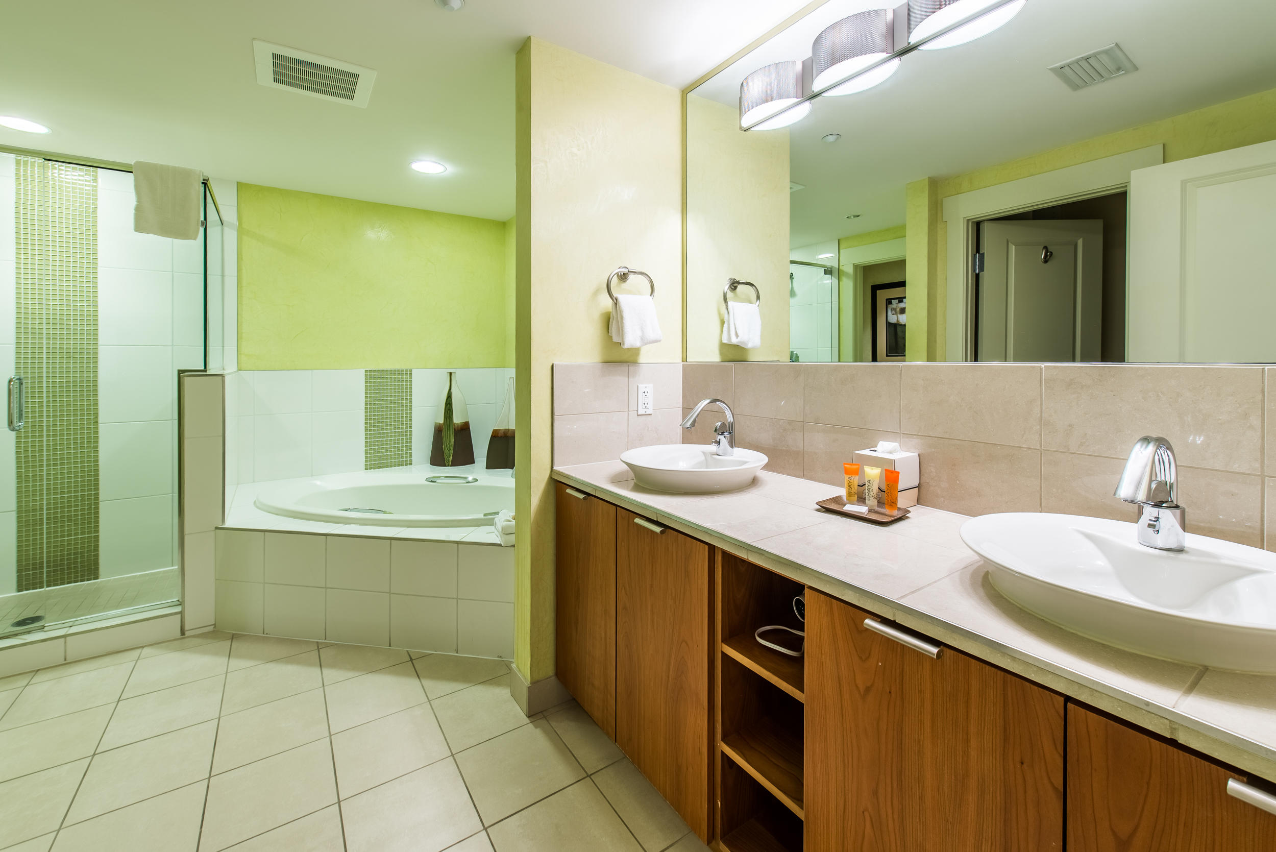 BAHIA CONDO - Residential