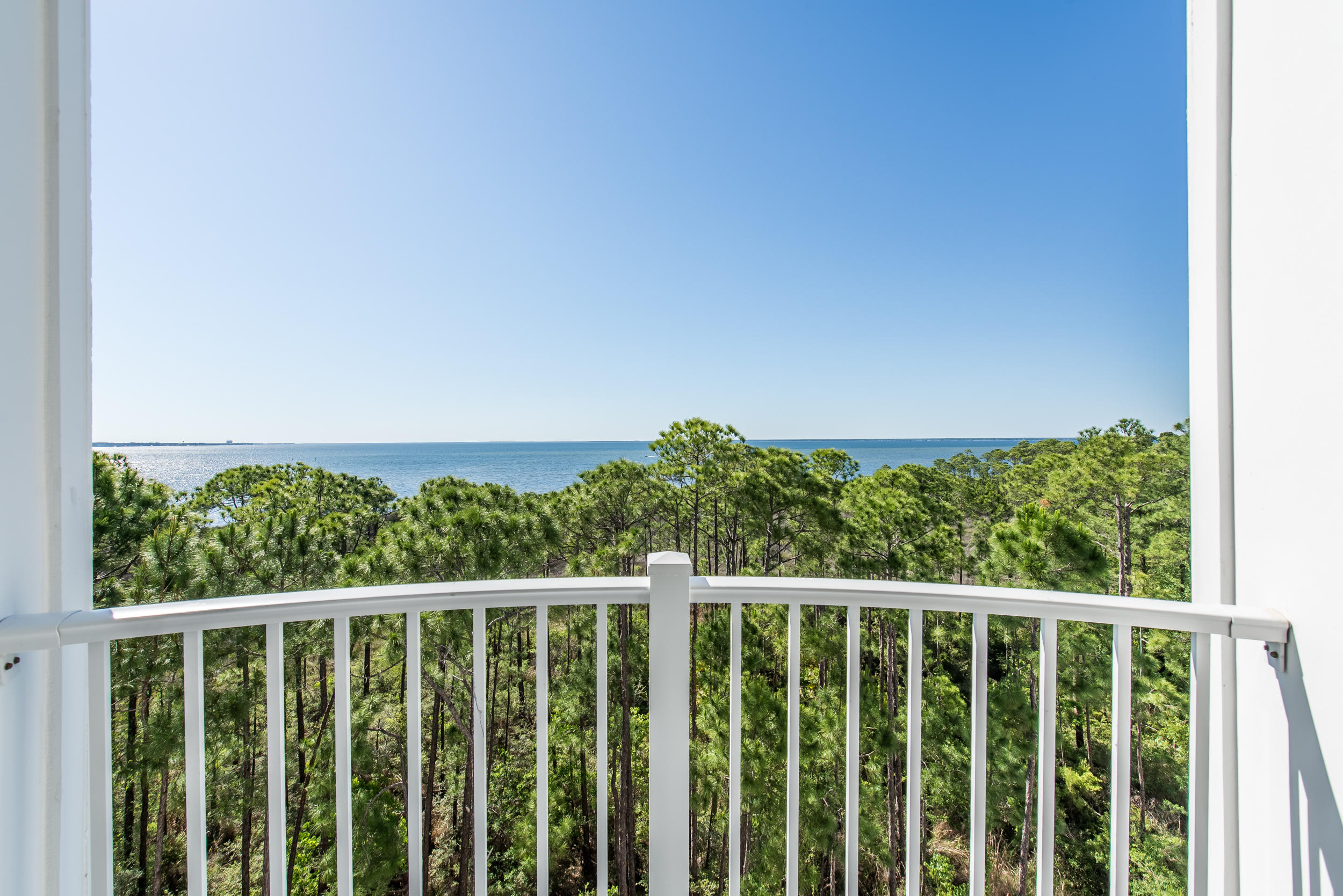 BAHIA CONDO - Residential