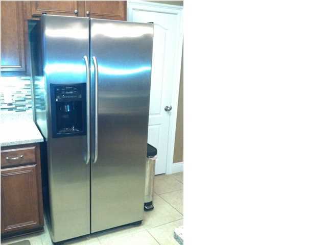 EAGLE BAY - Residential Lease