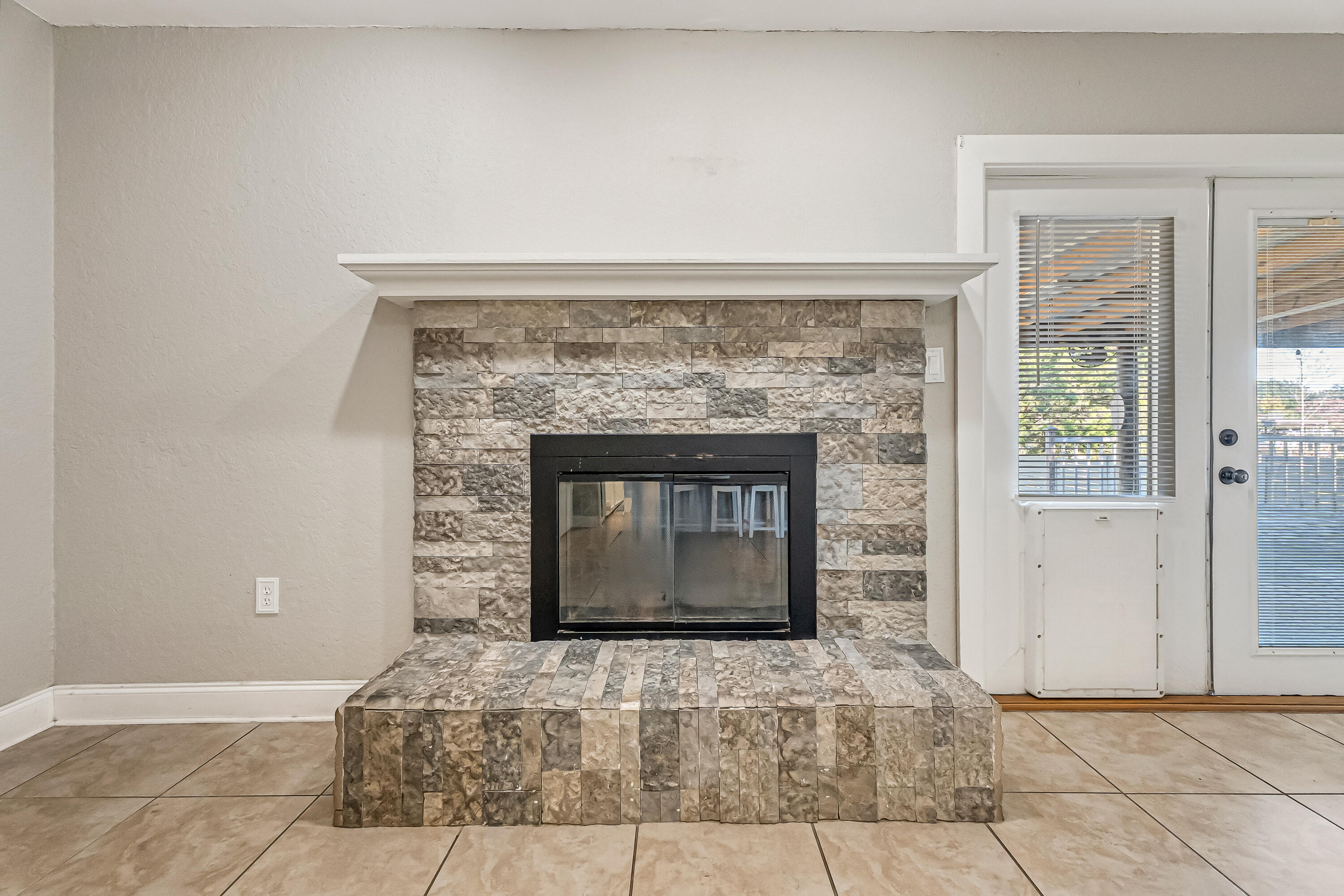 ELLIOTTS POINT - Residential