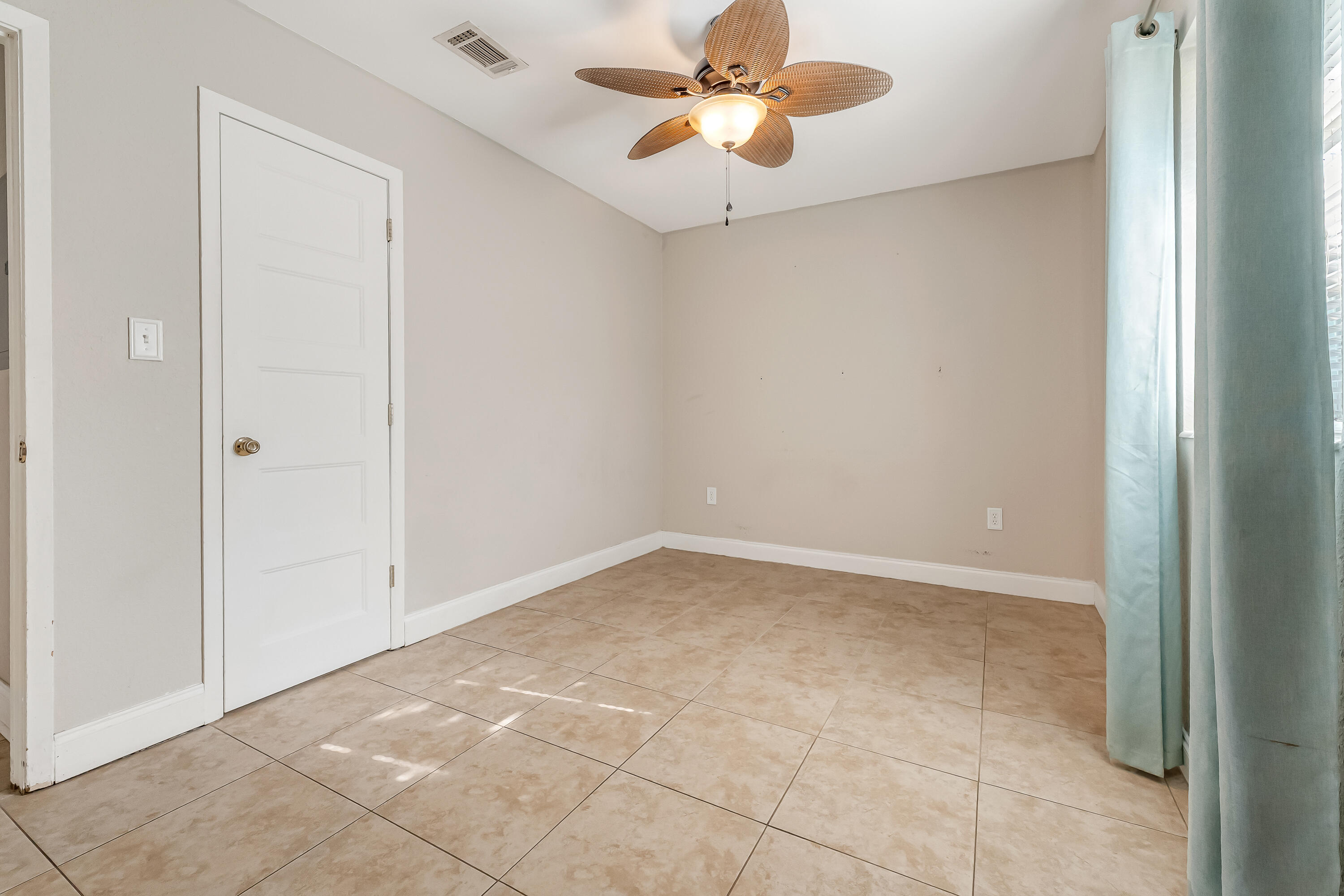 ELLIOTTS POINT - Residential