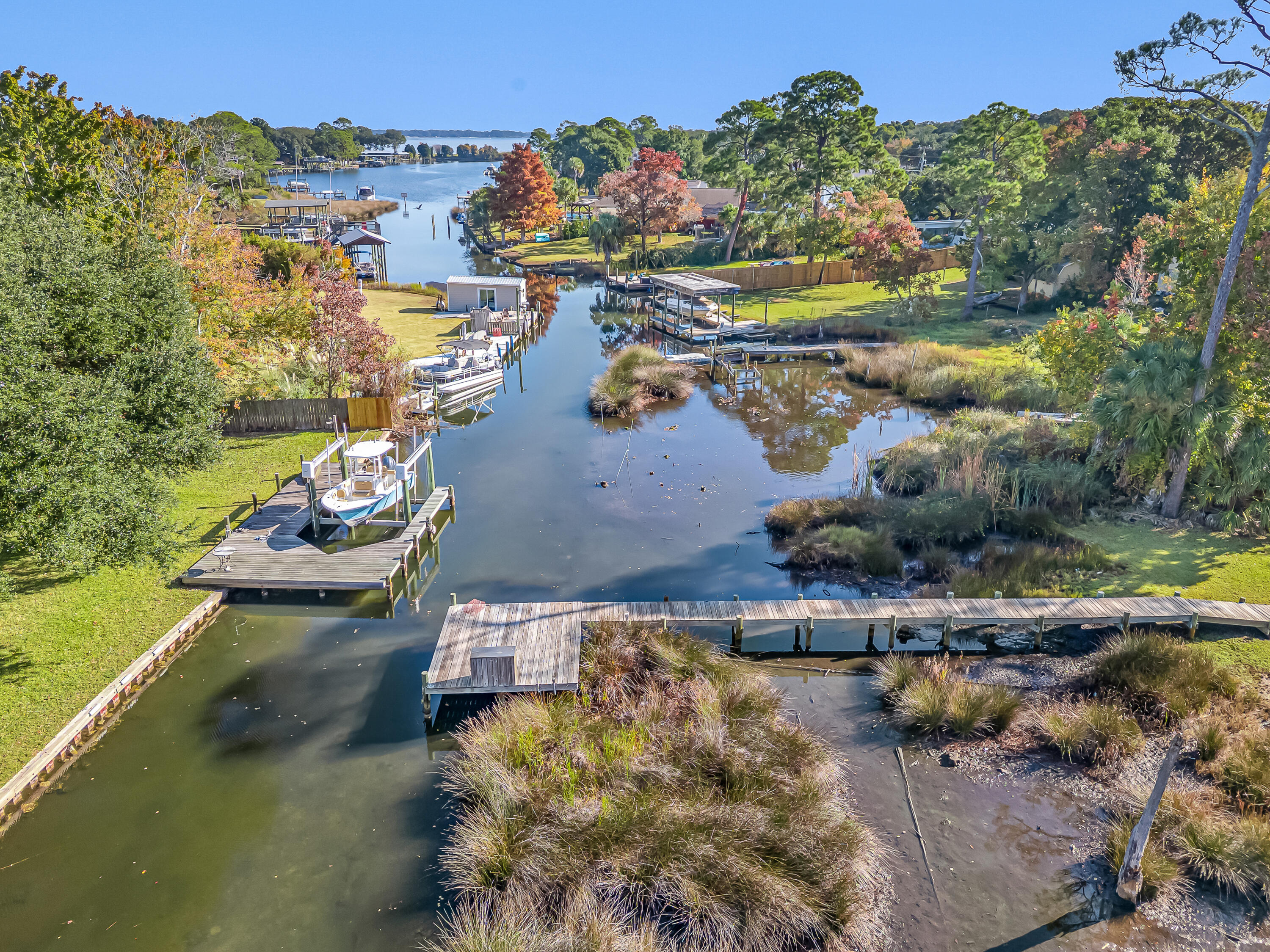 ELLIOTTS POINT - Residential