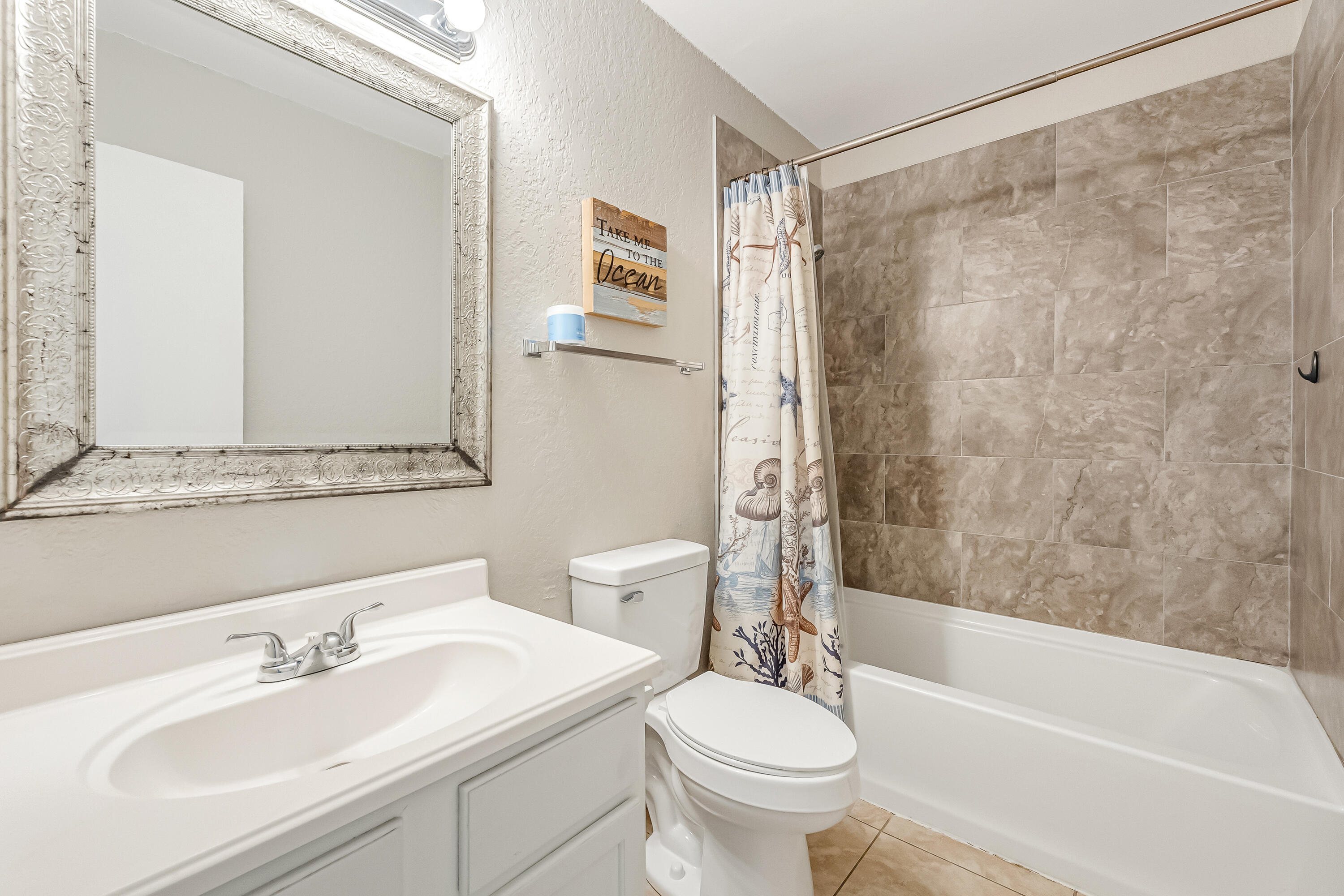 ELLIOTTS POINT - Residential