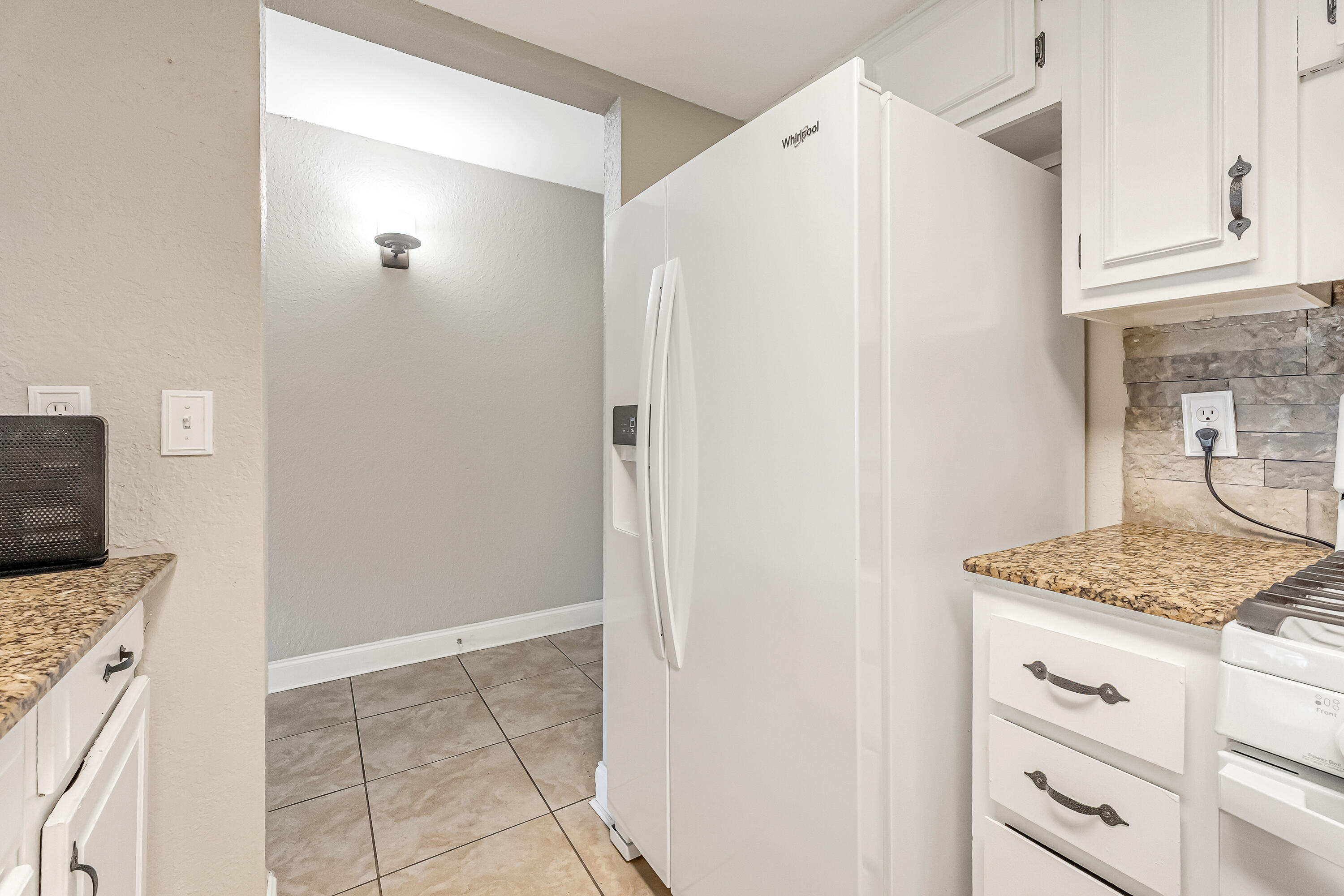 ELLIOTTS POINT - Residential