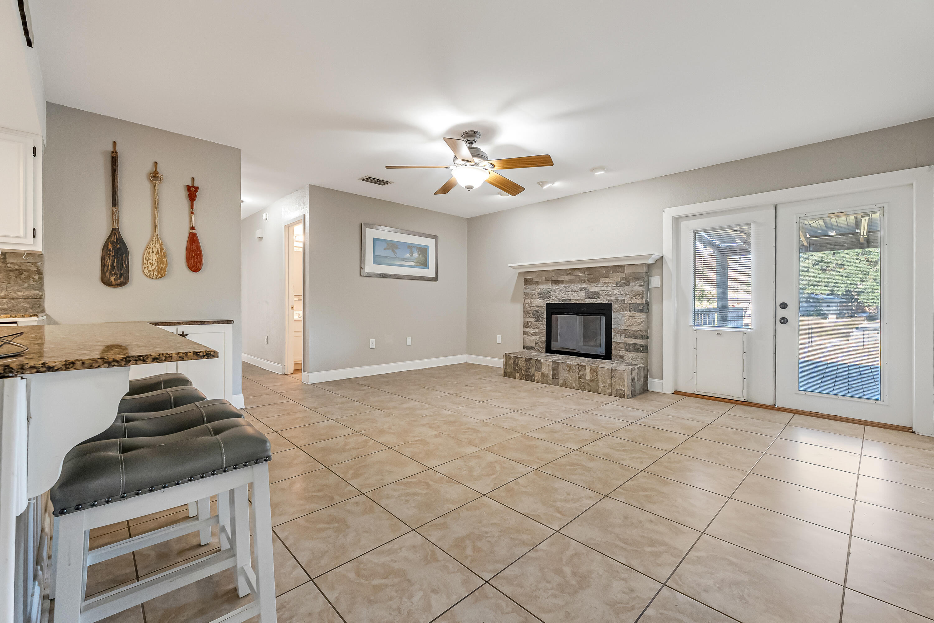 ELLIOTTS POINT - Residential