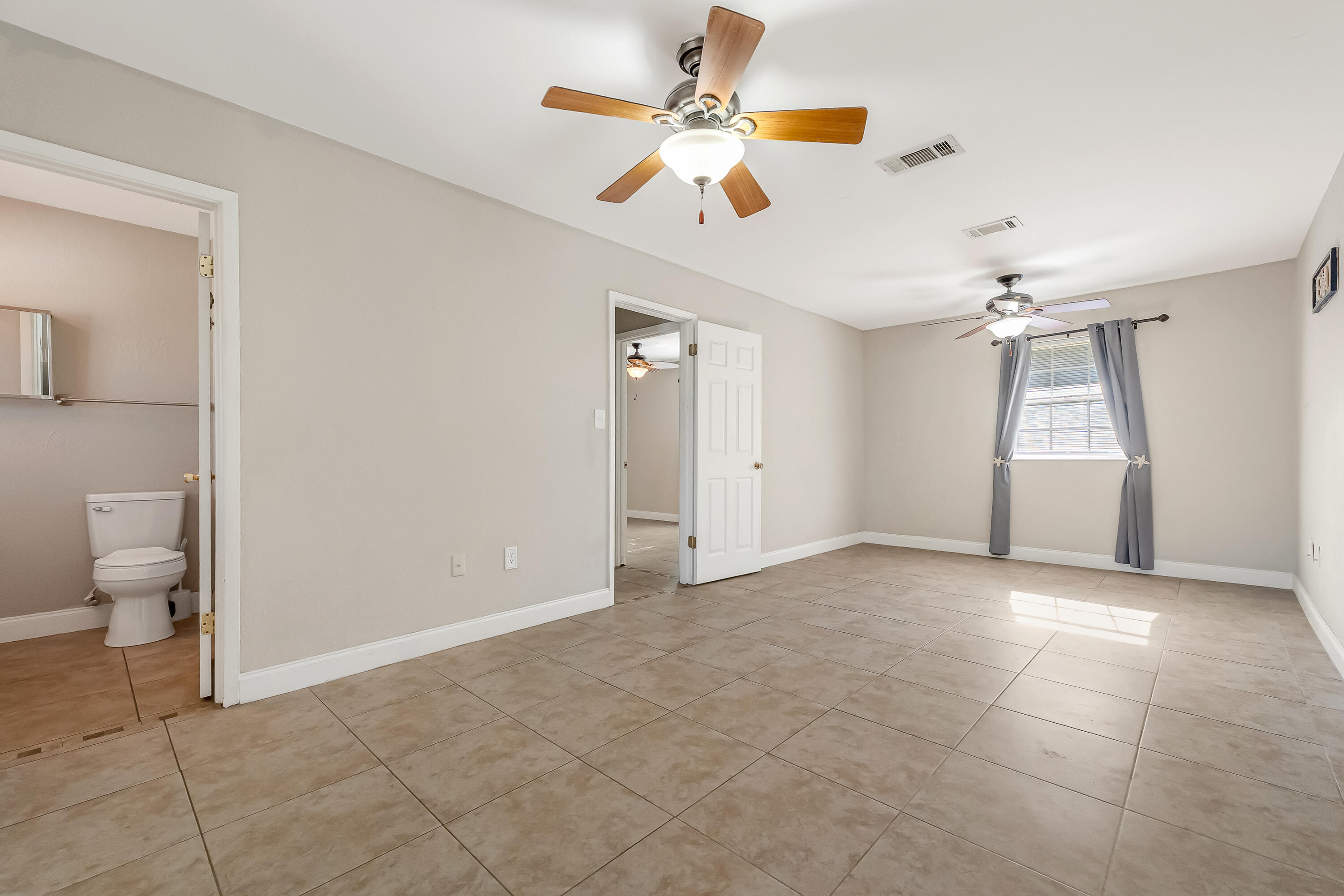 ELLIOTTS POINT - Residential