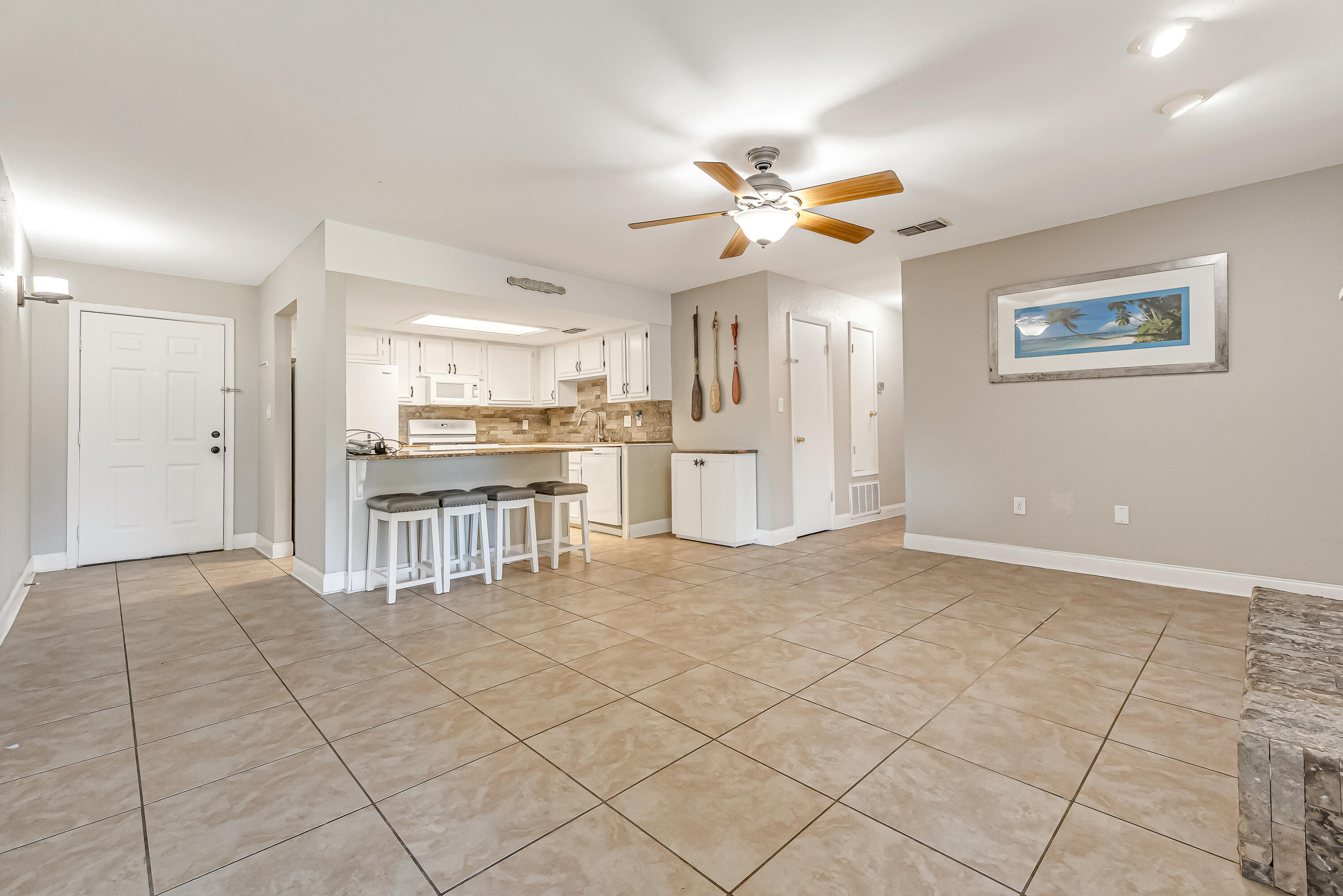 ELLIOTTS POINT - Residential