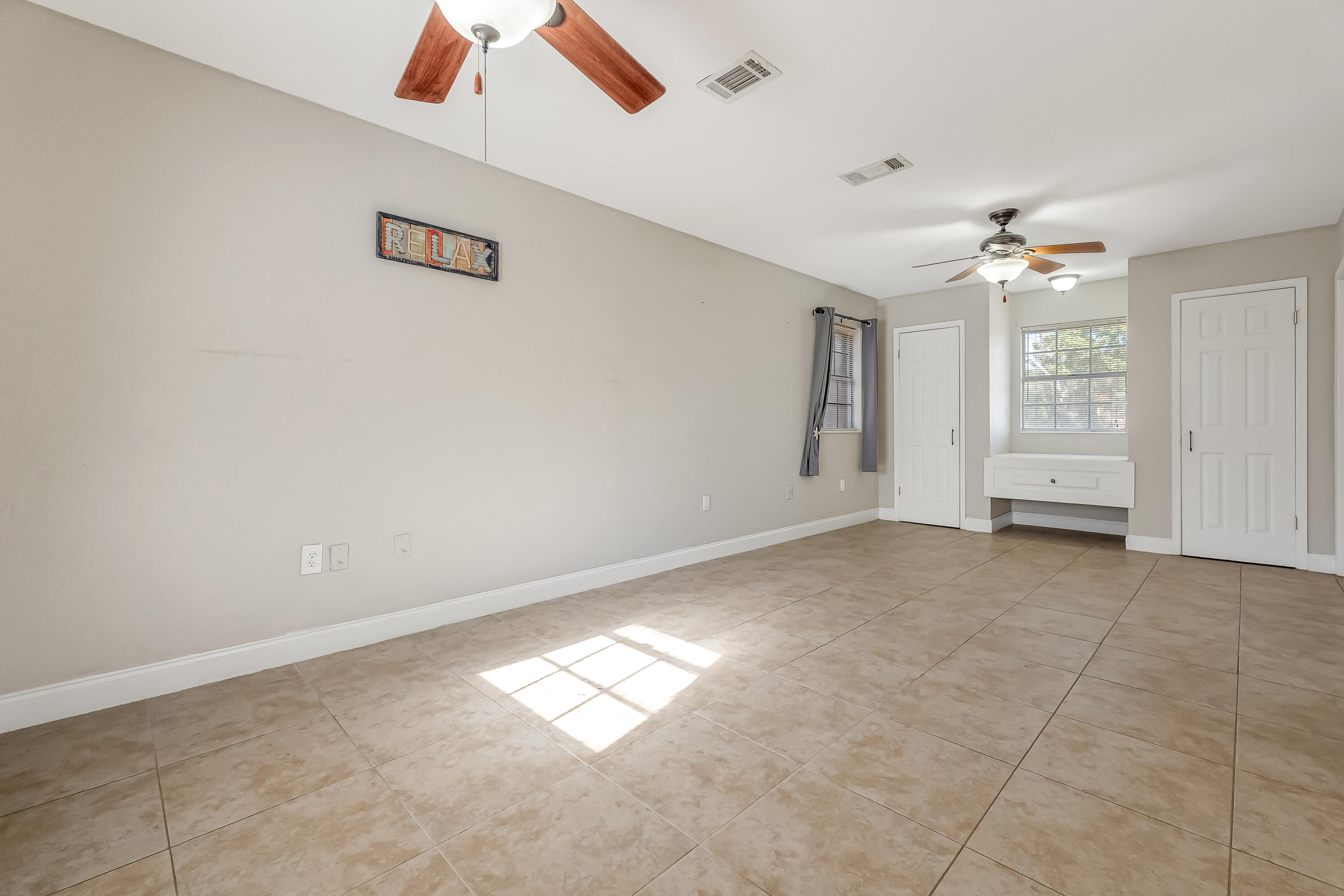 ELLIOTTS POINT - Residential