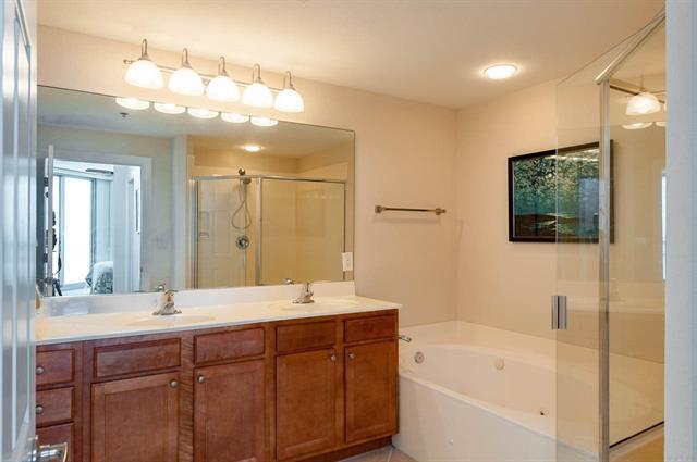 EMERALD DOLPHIN - Residential