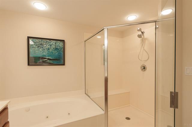 EMERALD DOLPHIN - Residential