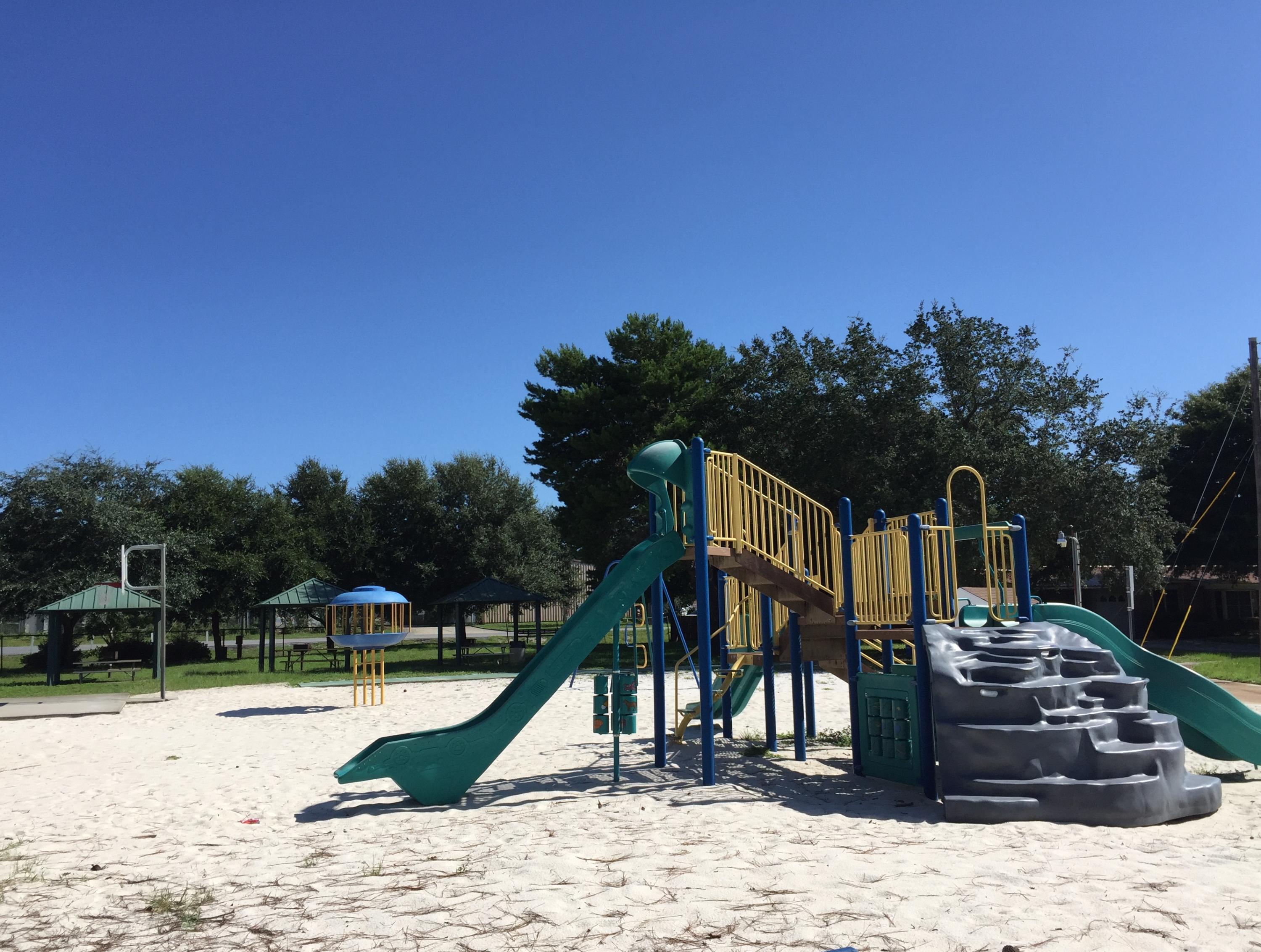 OAK TREE PARK - Residential