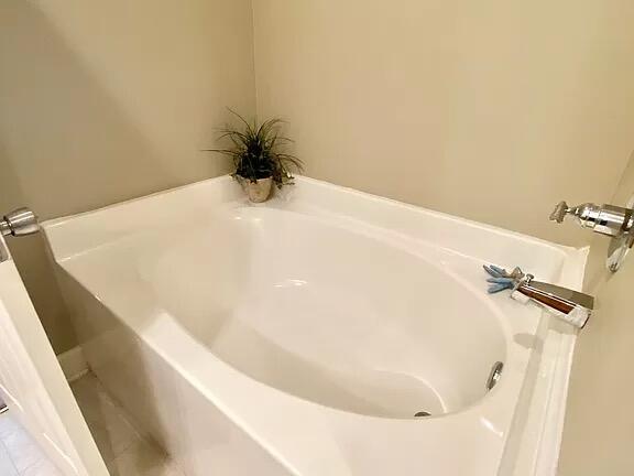 ARBOR LAKE - Residential