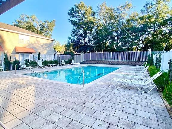 ARBOR LAKE - Residential