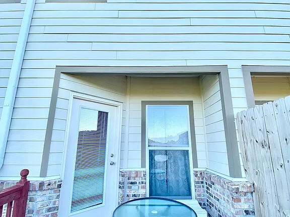 ARBOR LAKE - Residential