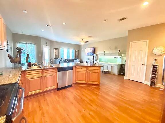 ARBOR LAKE - Residential