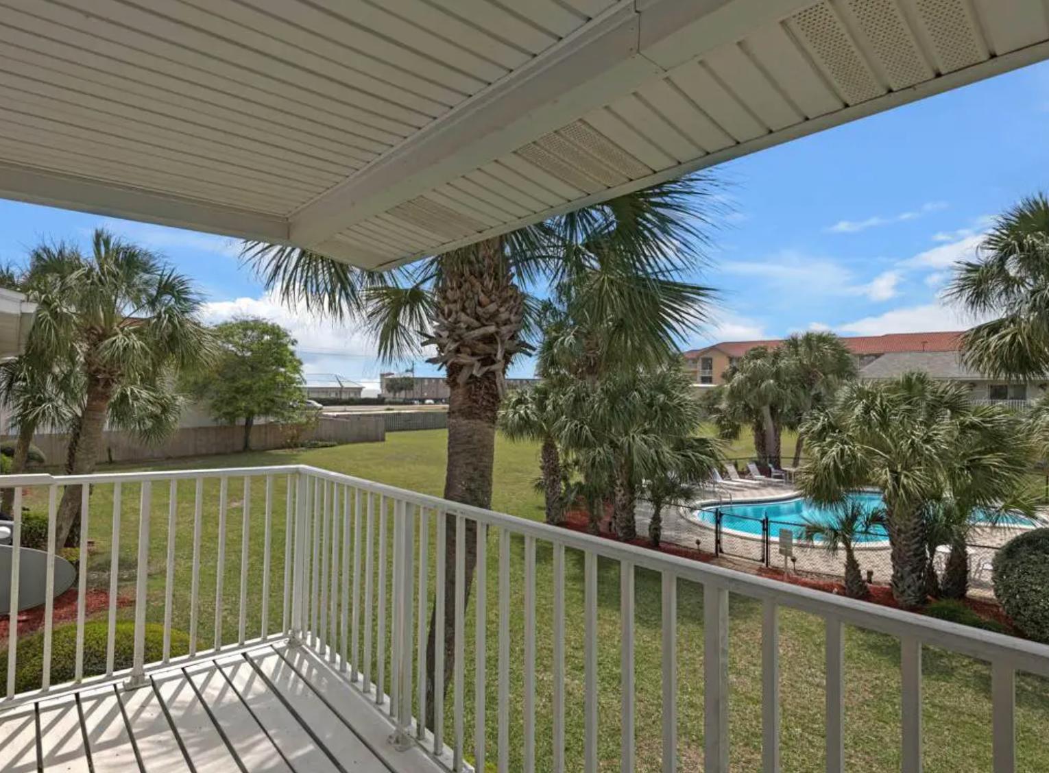 SUMMERHOUSE T/H - Residential