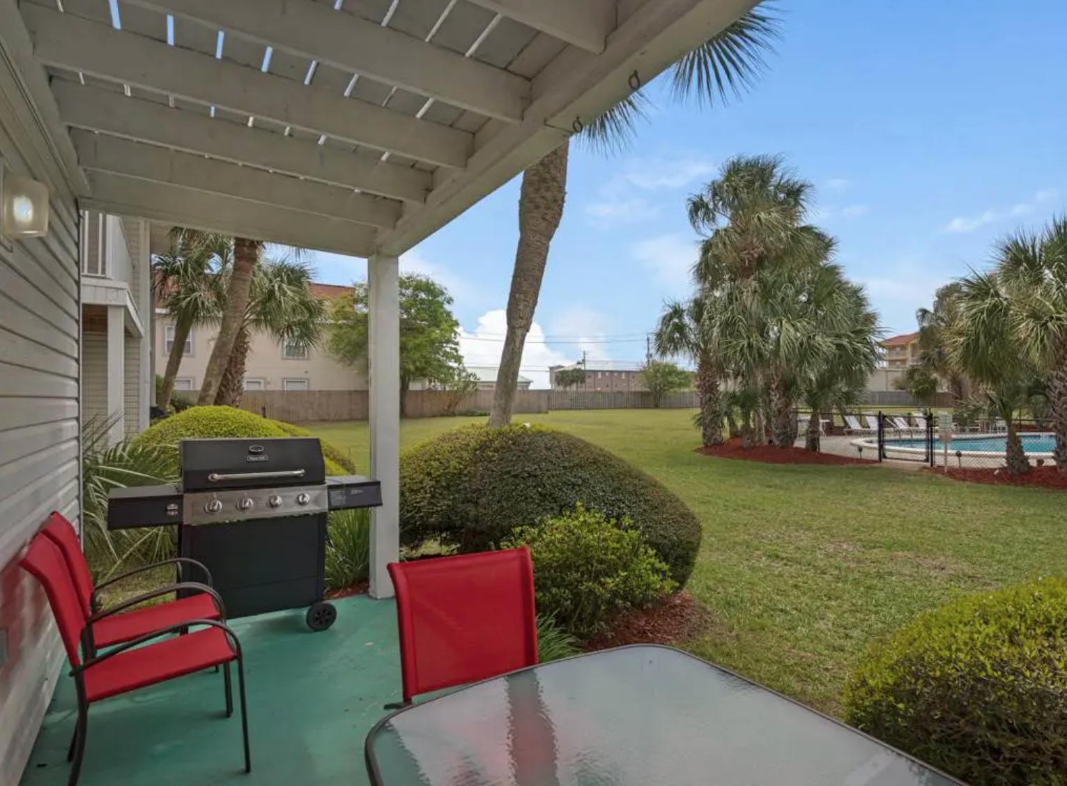 SUMMERHOUSE T/H - Residential