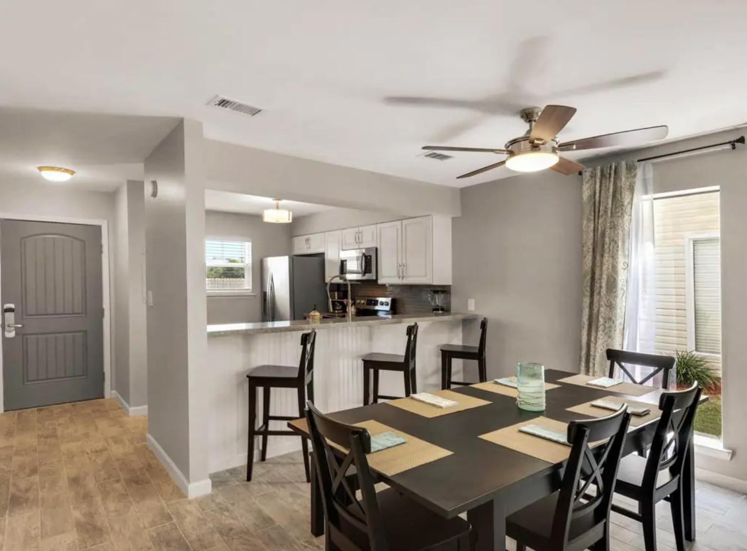 SUMMERHOUSE T/H - Residential