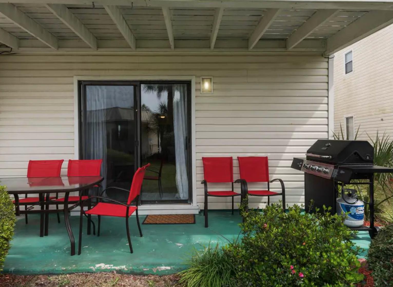 SUMMERHOUSE T/H - Residential