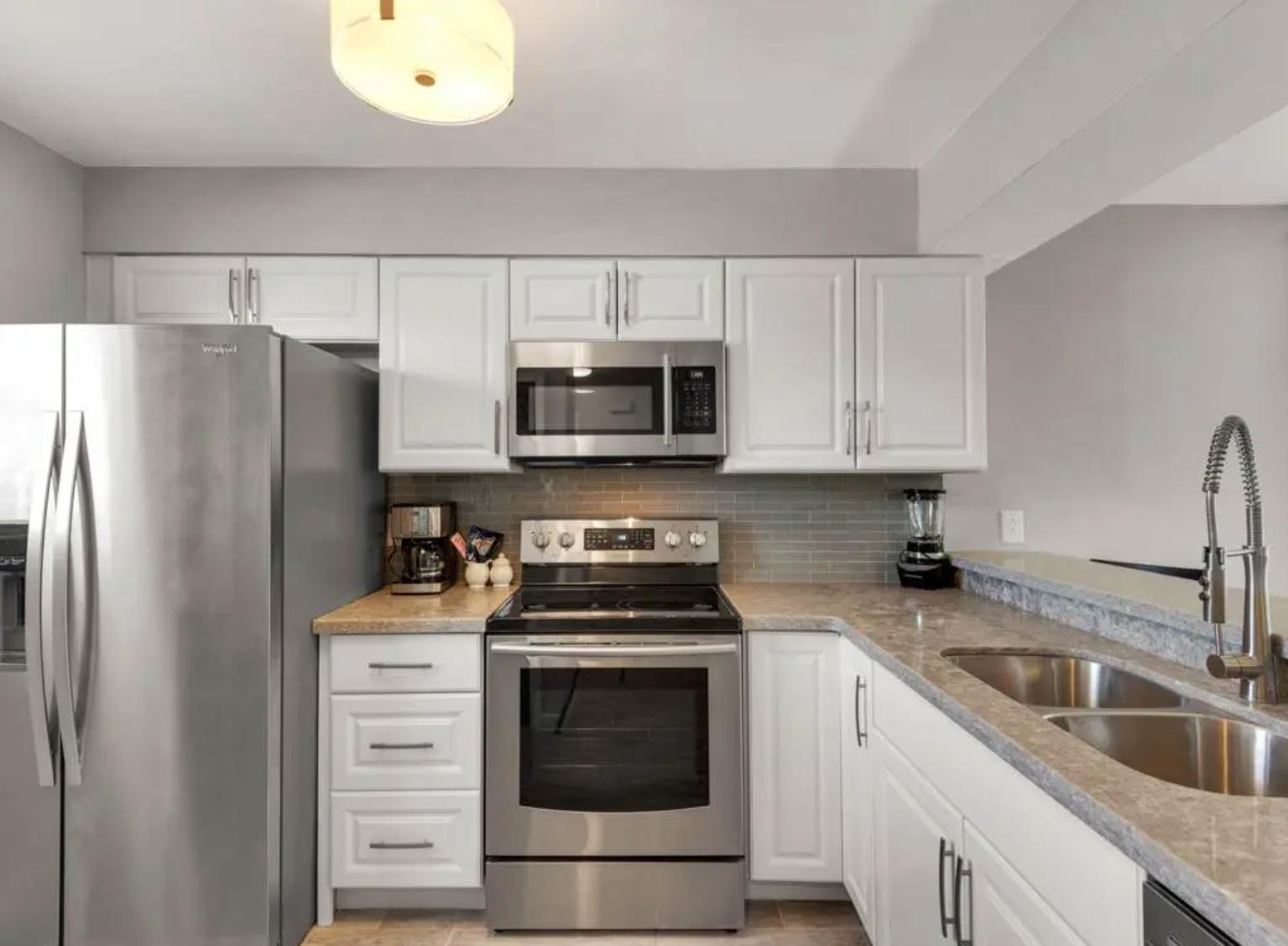 SUMMERHOUSE T/H - Residential