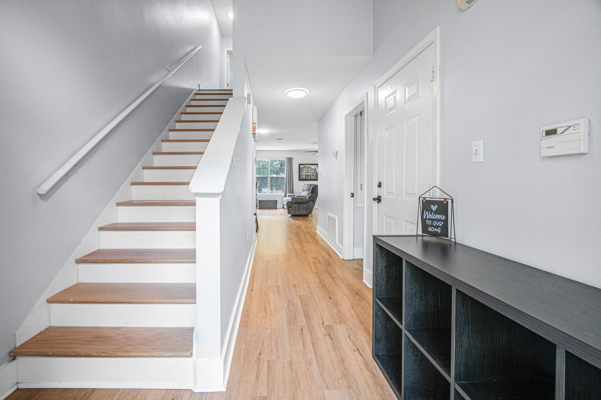 ALI-JO MANOR - Residential