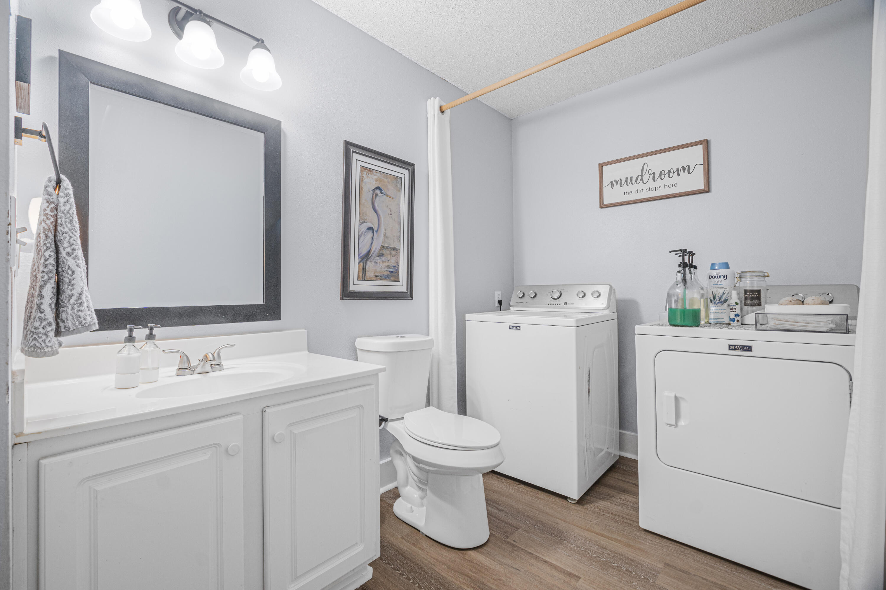 ALI-JO MANOR - Residential